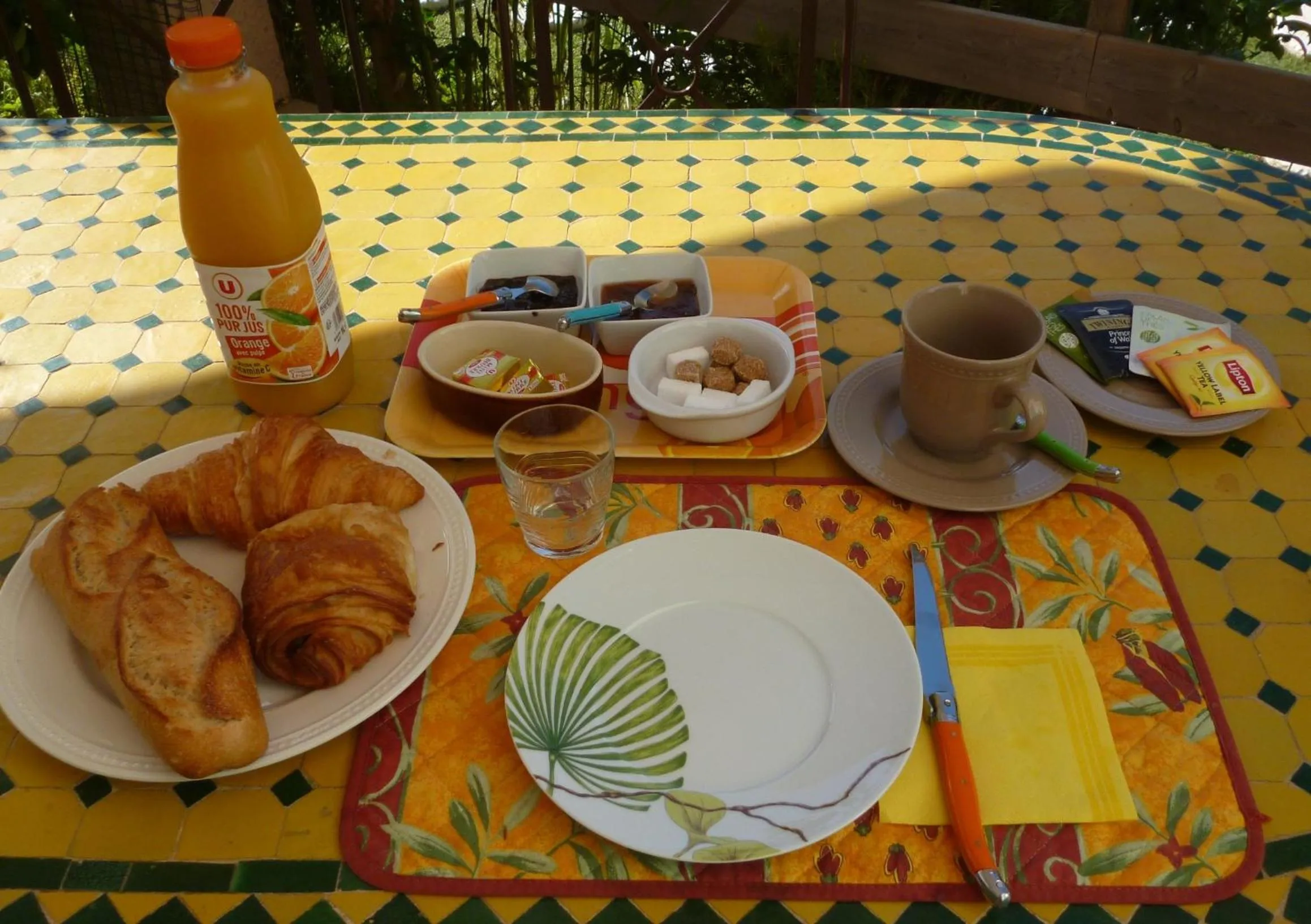 Continental breakfast in Chez Patrick Roujan