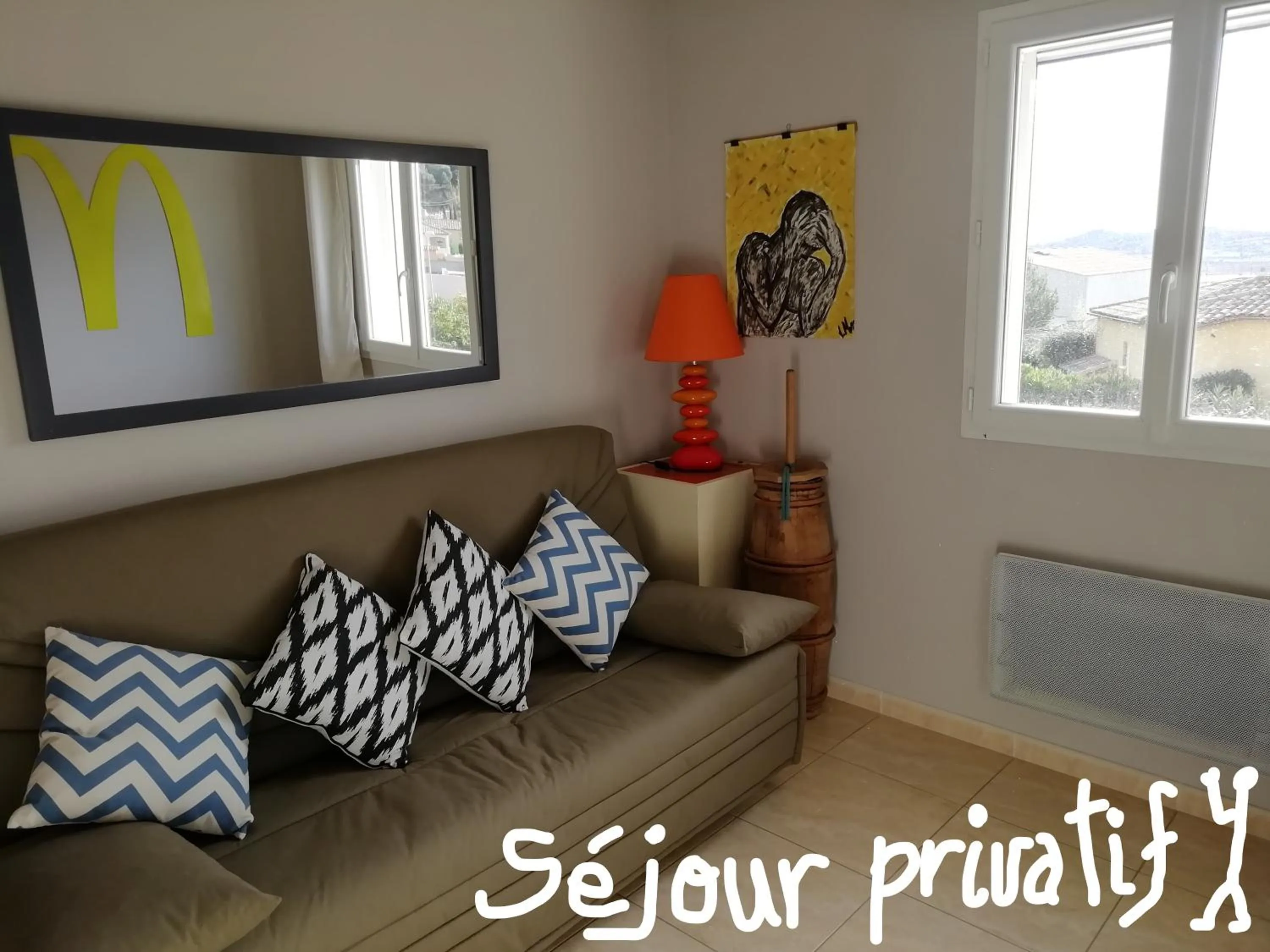 Living room in Chez Patrick Roujan