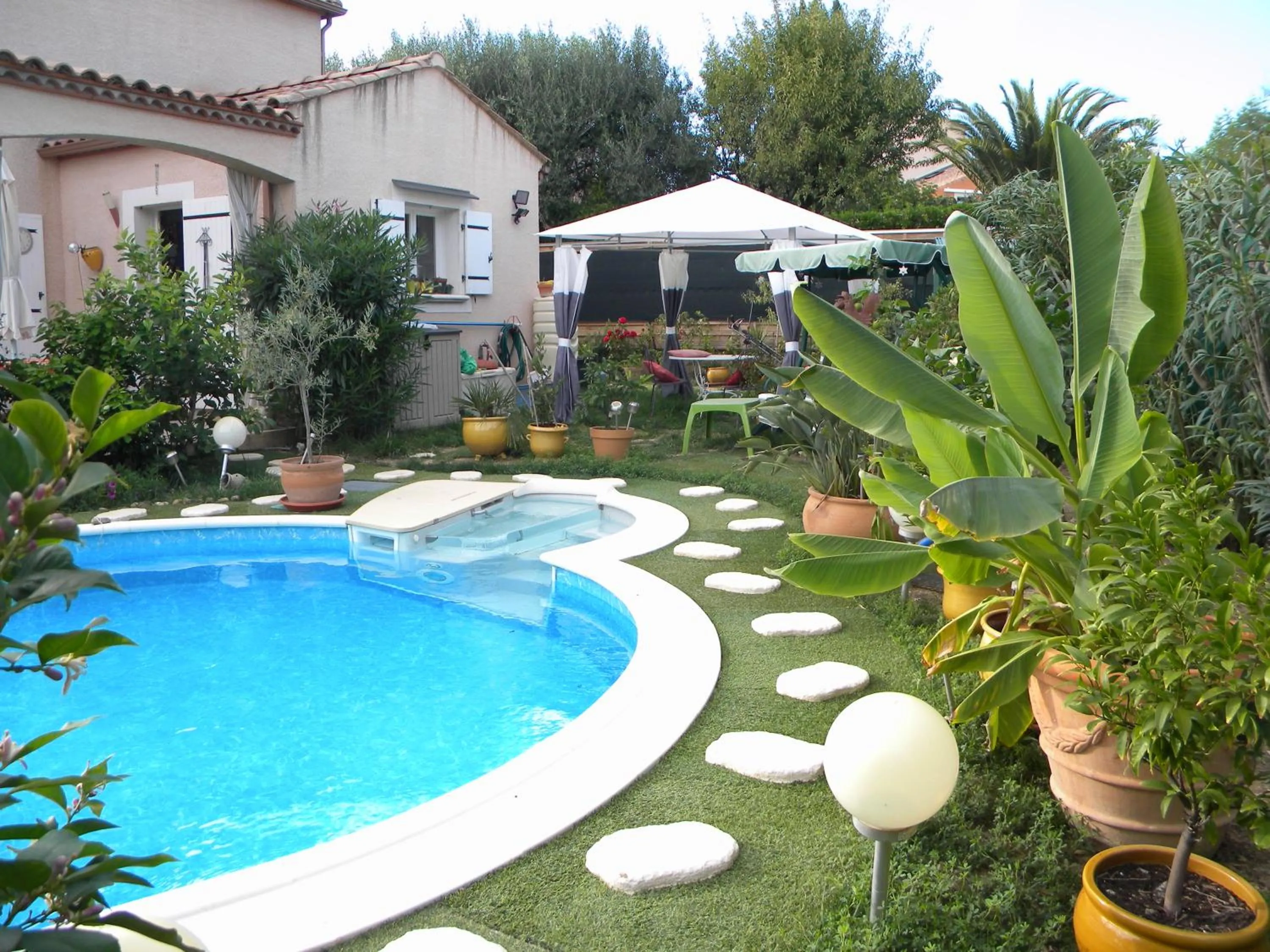 Garden in Chez Patrick Roujan