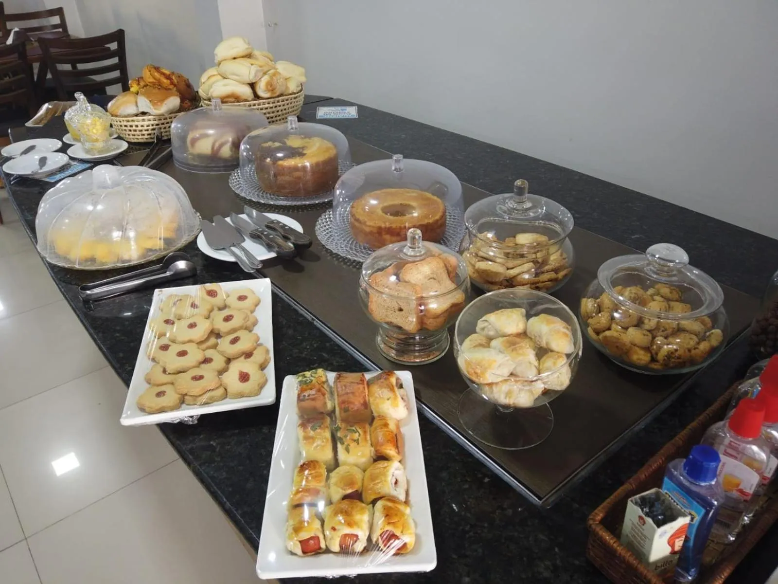 Buffet breakfast in Max Hotel