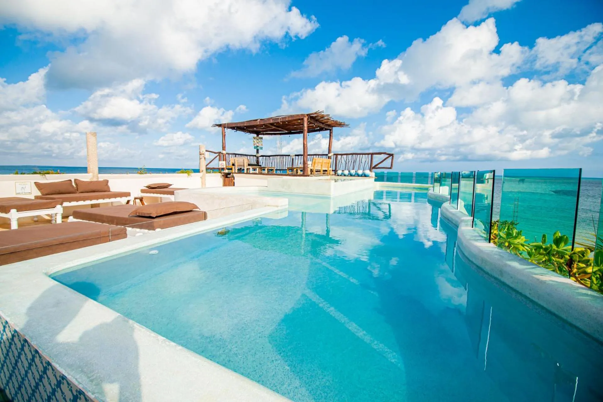 Swimming pool in Spirit Holbox