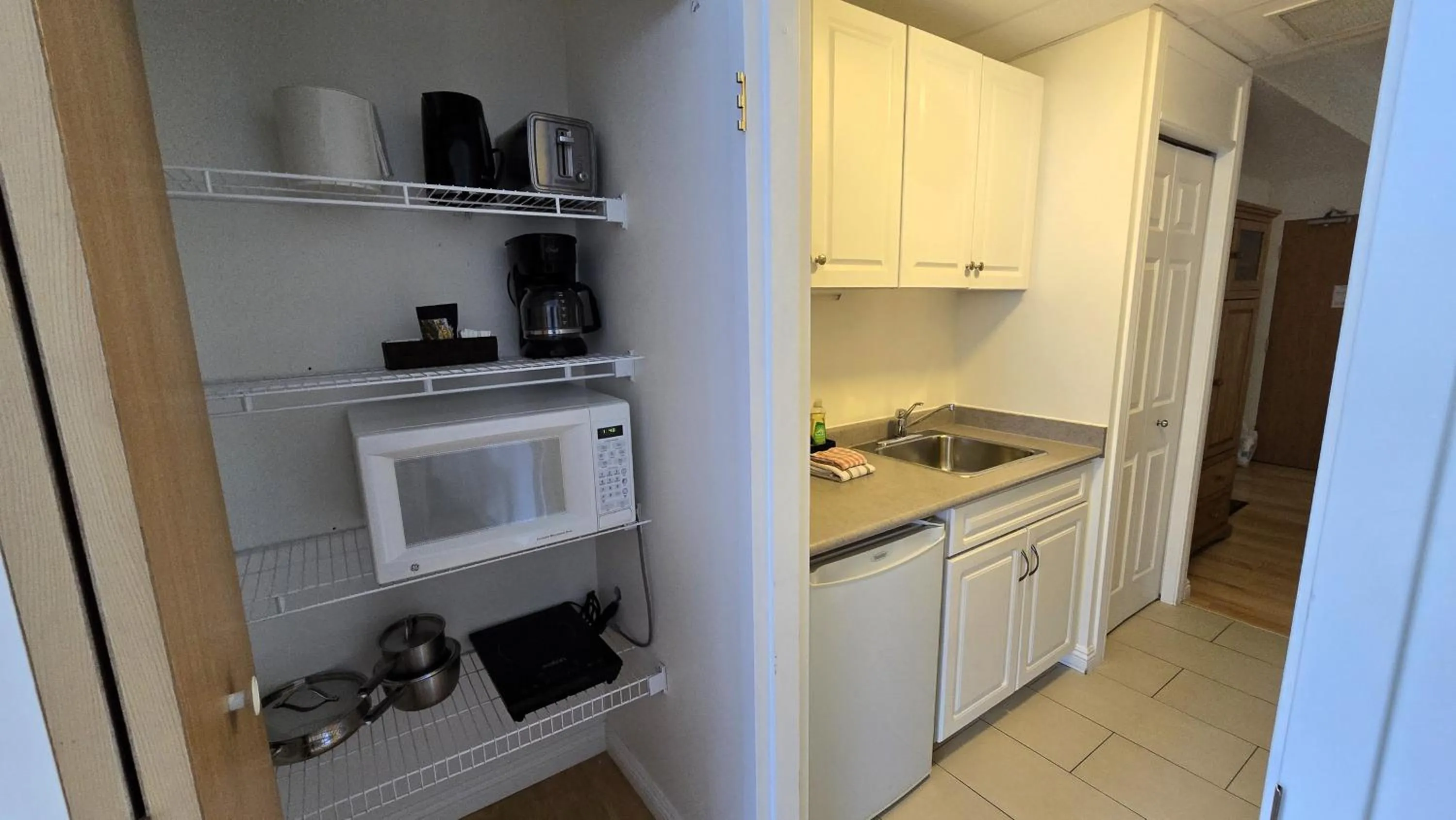 Kitchen or kitchenette in Sunset Mountain Inn