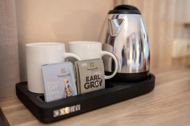 Coffee/tea facilities in HOTEL junior by MAX 70