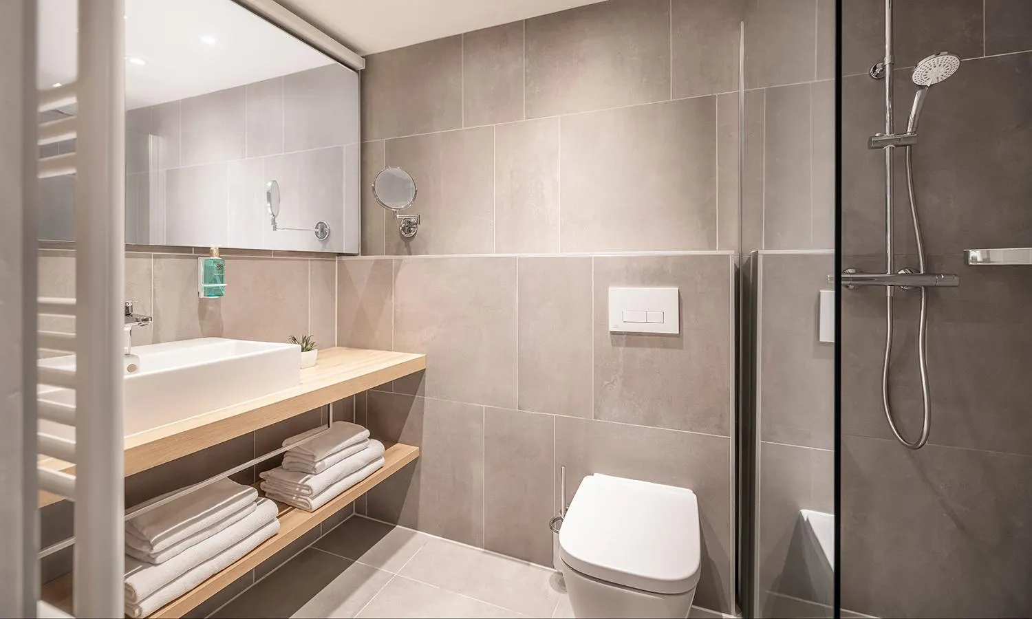 Shower in Aminess Vival Maestral Hotel