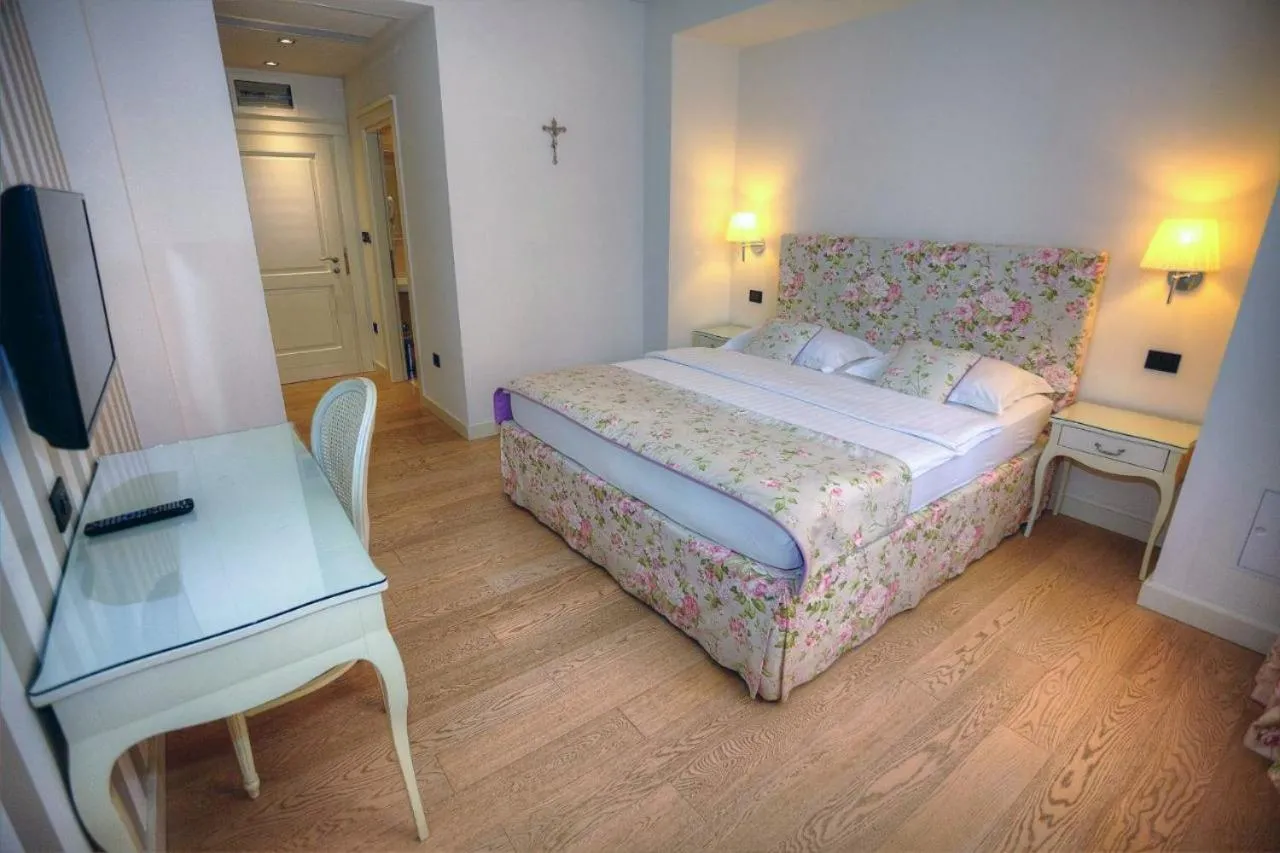 Bed in Hotel Grace