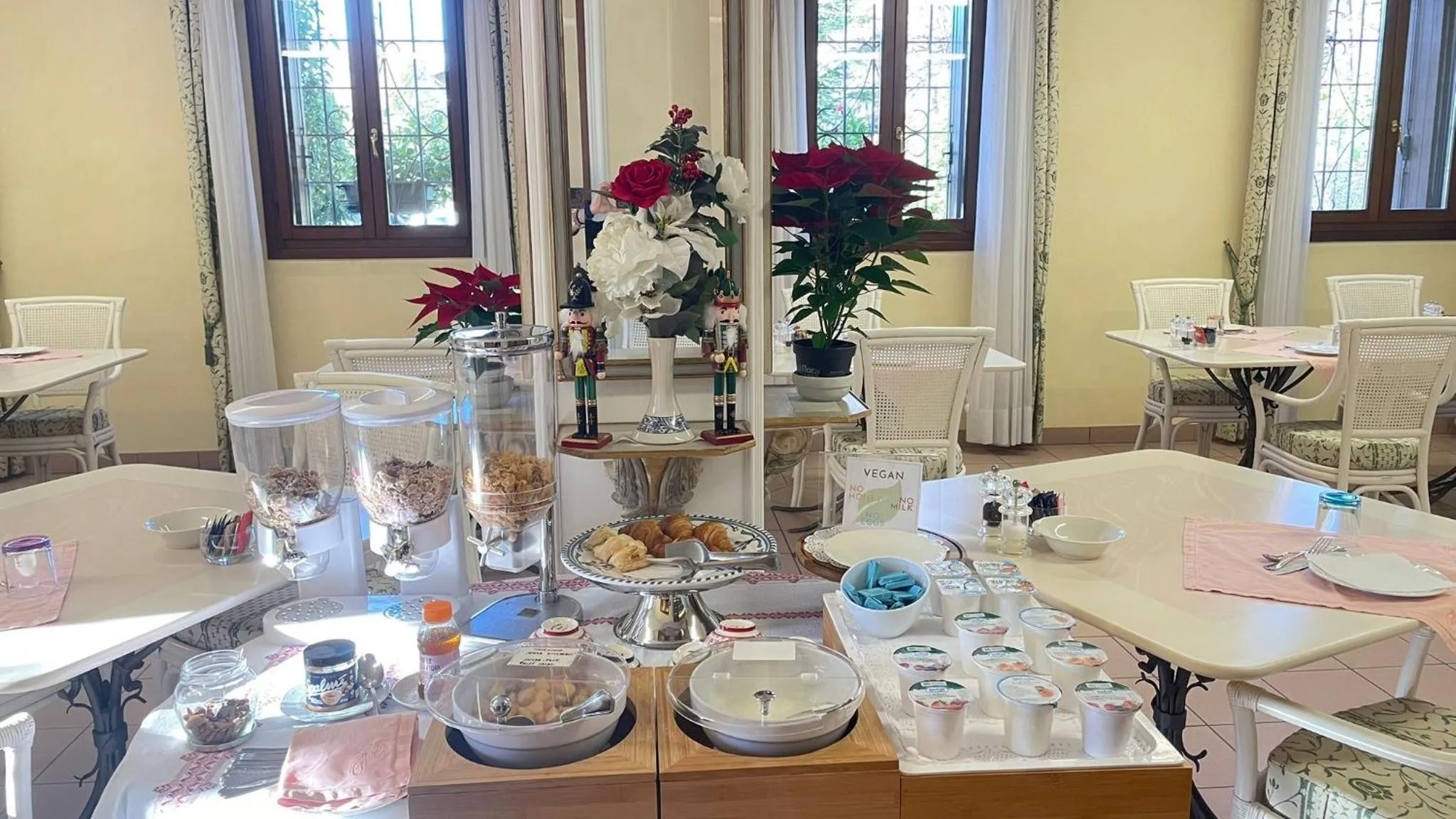 Food in Villa Scalabrini