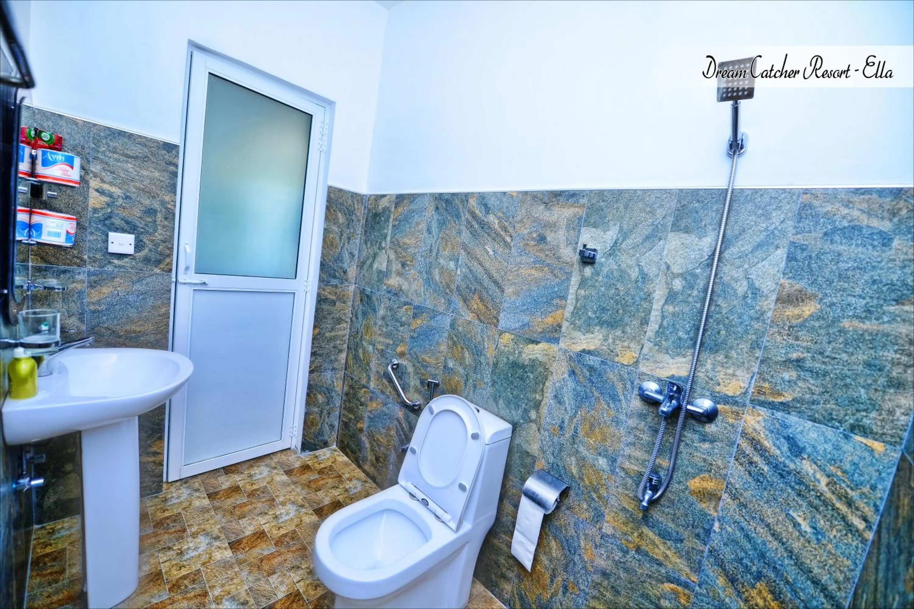 Shower in Ella Dream Catcher Resort