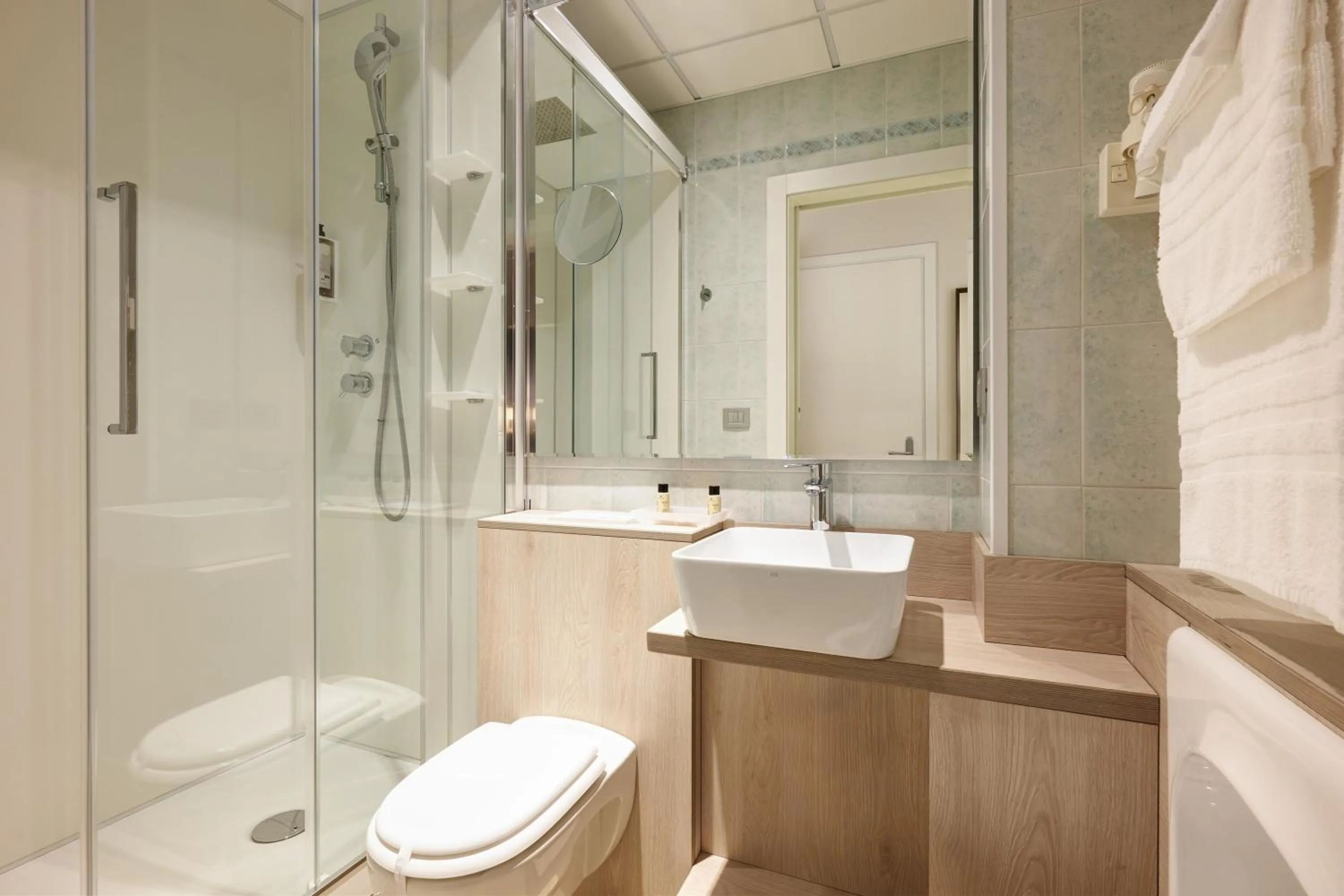 Shower in Hotel Croce Di Malta