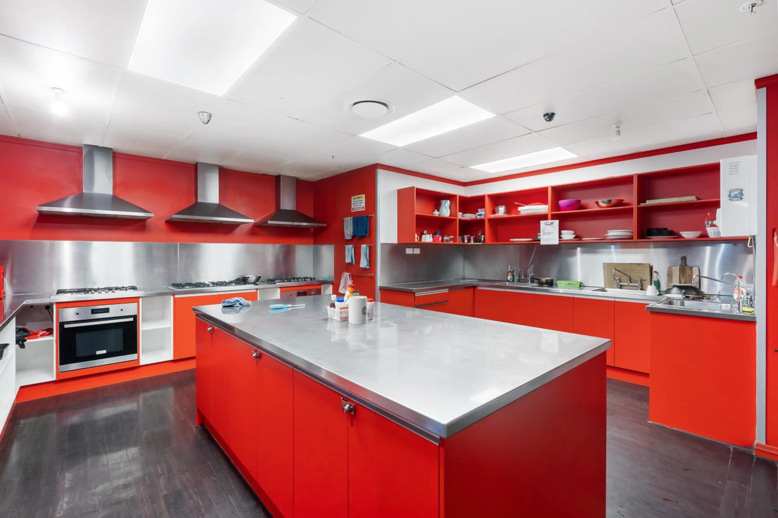 Kitchen or kitchenette in Frienz Backpacker