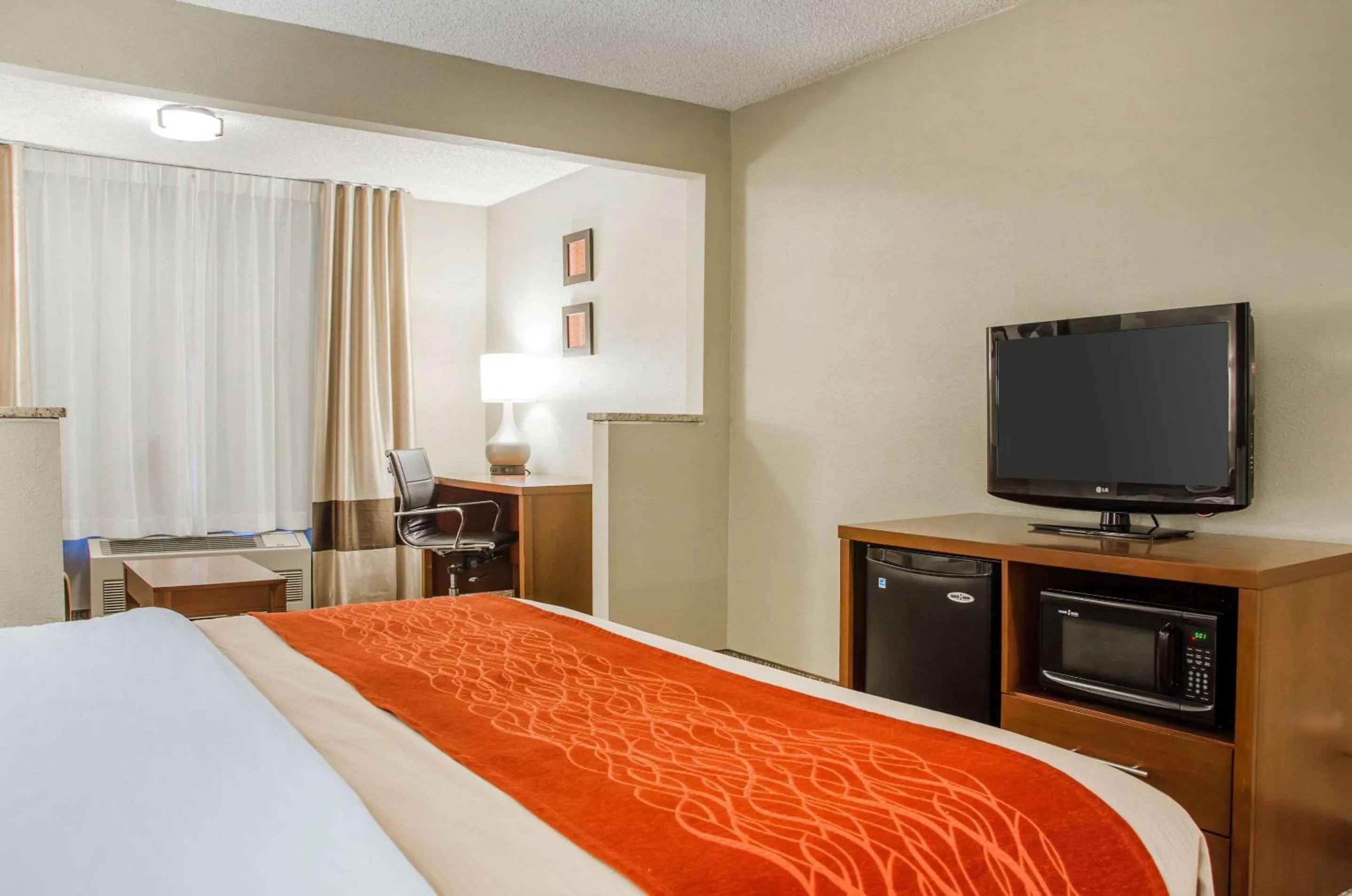 Bedroom, Bed in Comfort Inn