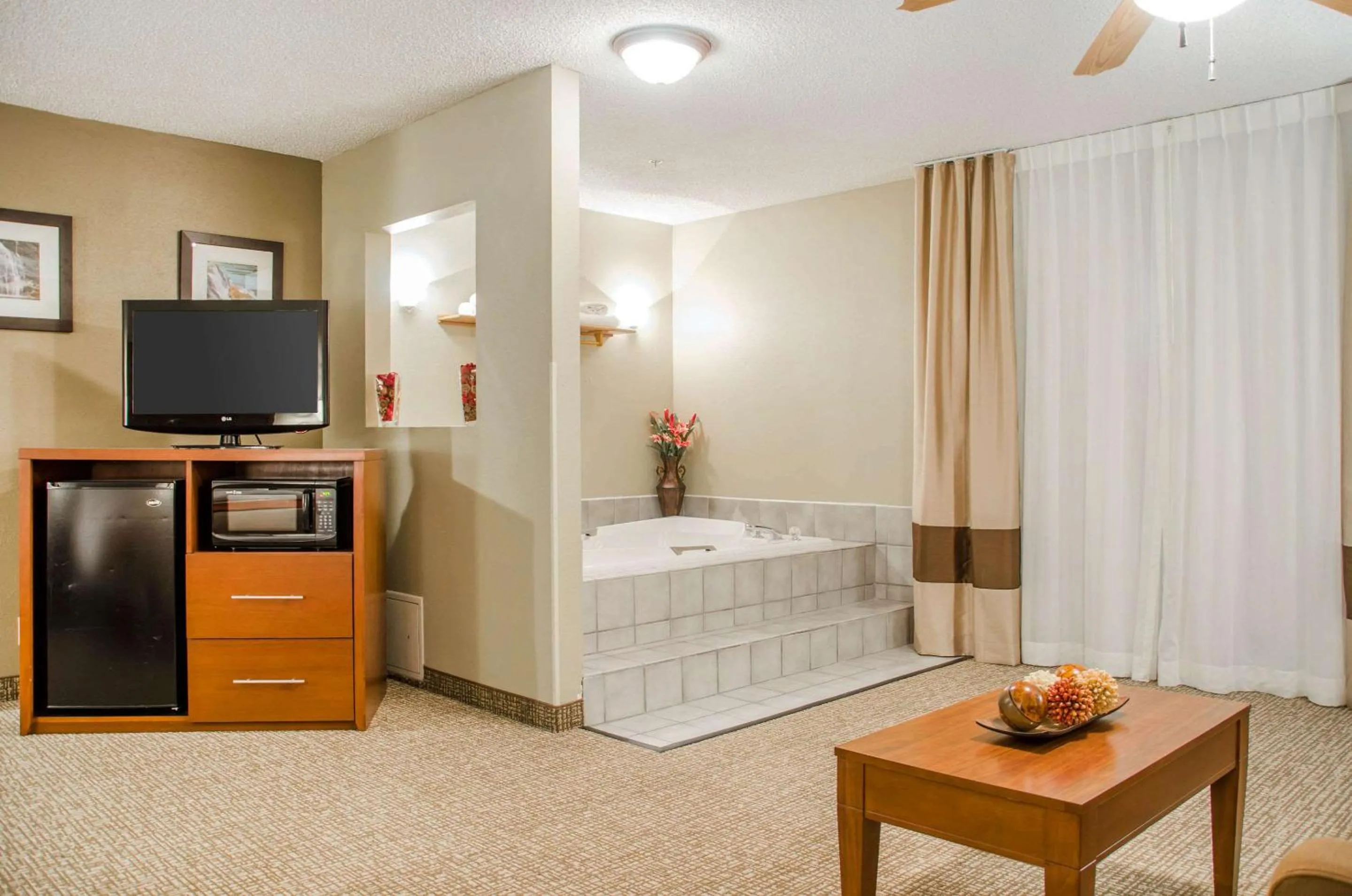 Bedroom, Bed in Comfort Inn