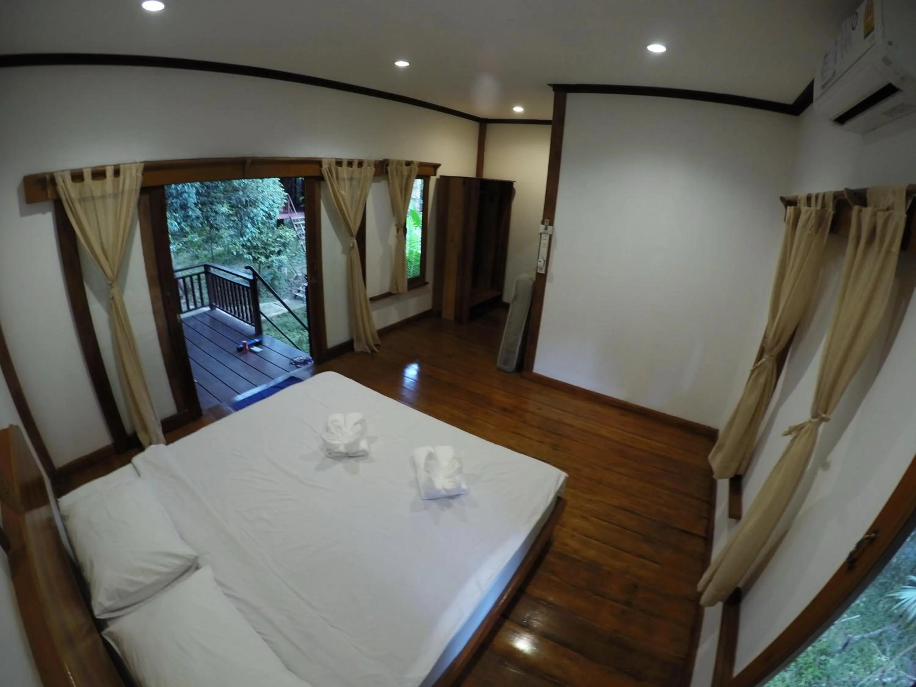 Bed in Baan Khaosok Resort