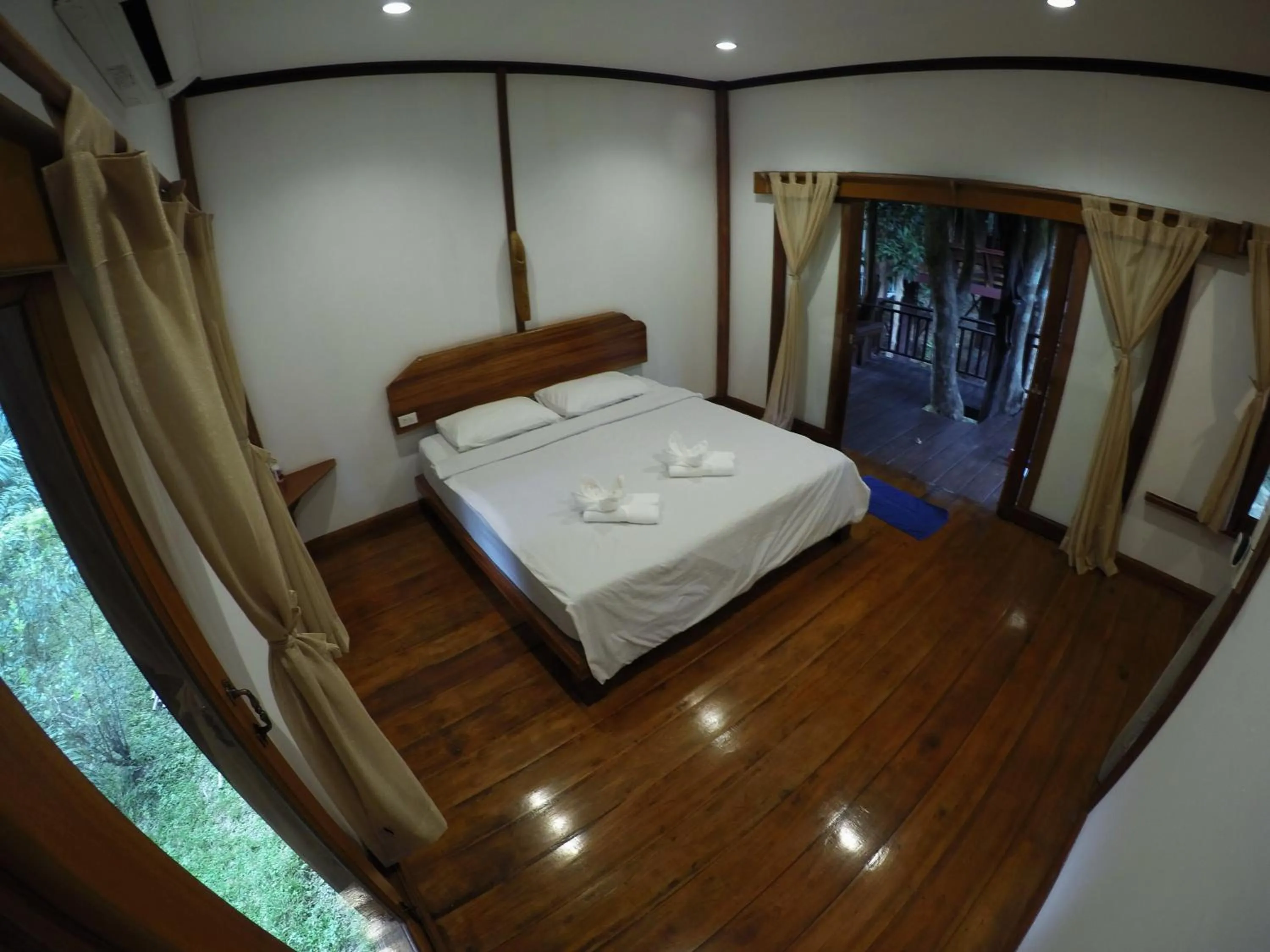 Bed in Baan Khaosok Resort