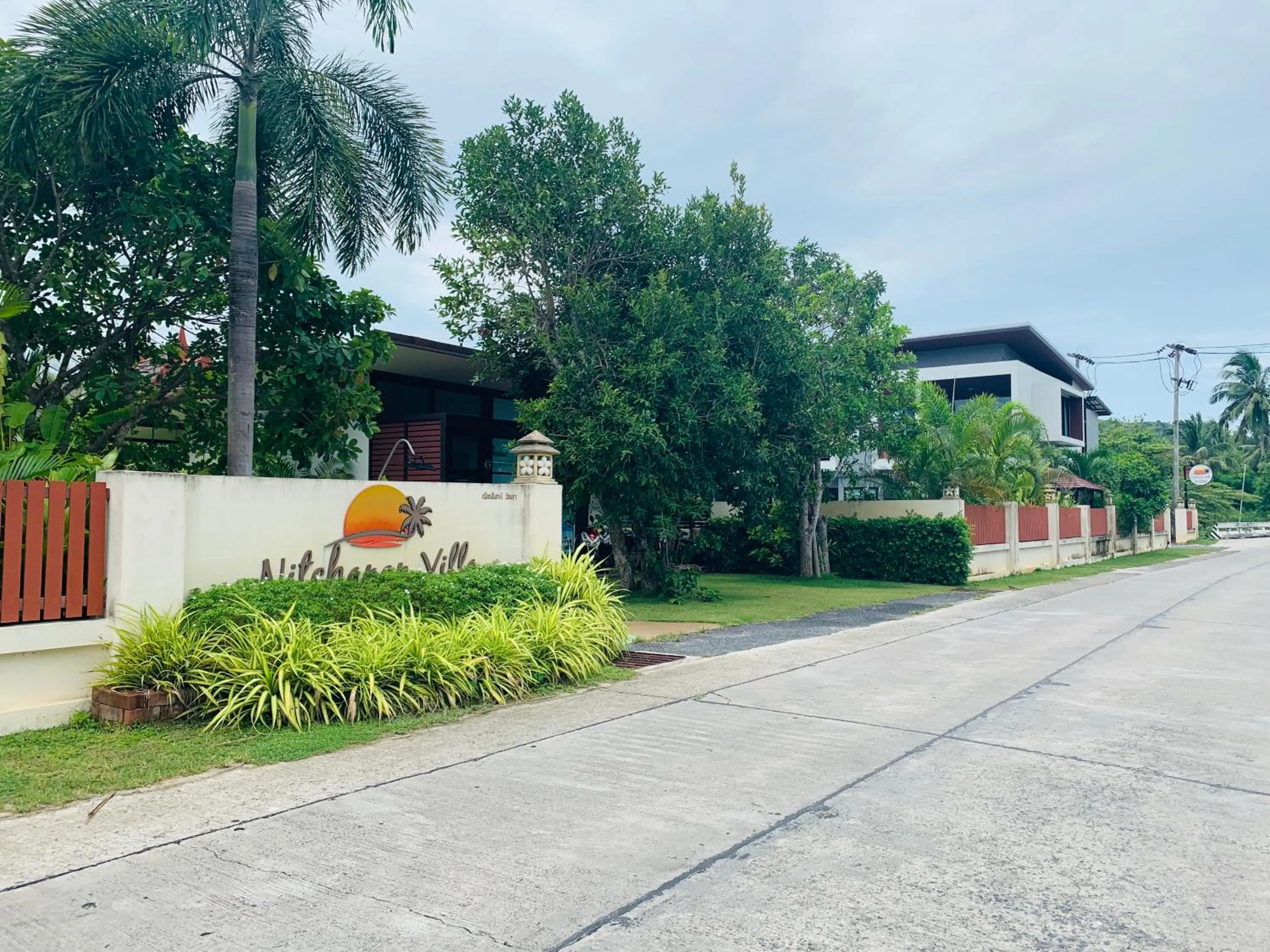 Facade/entrance in Nitchanan Villa