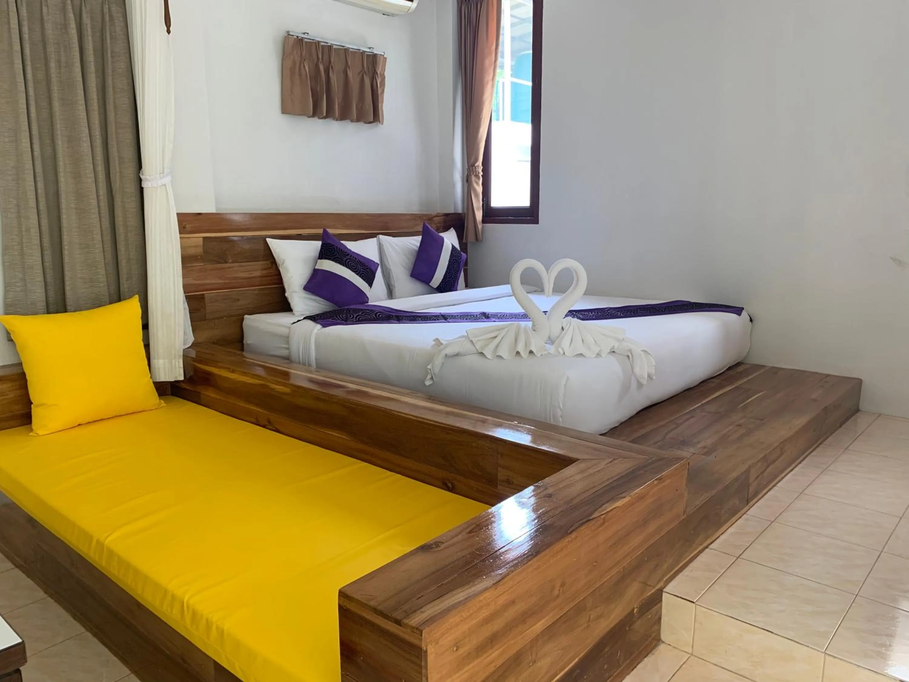 Bed in Nitchanan Villa