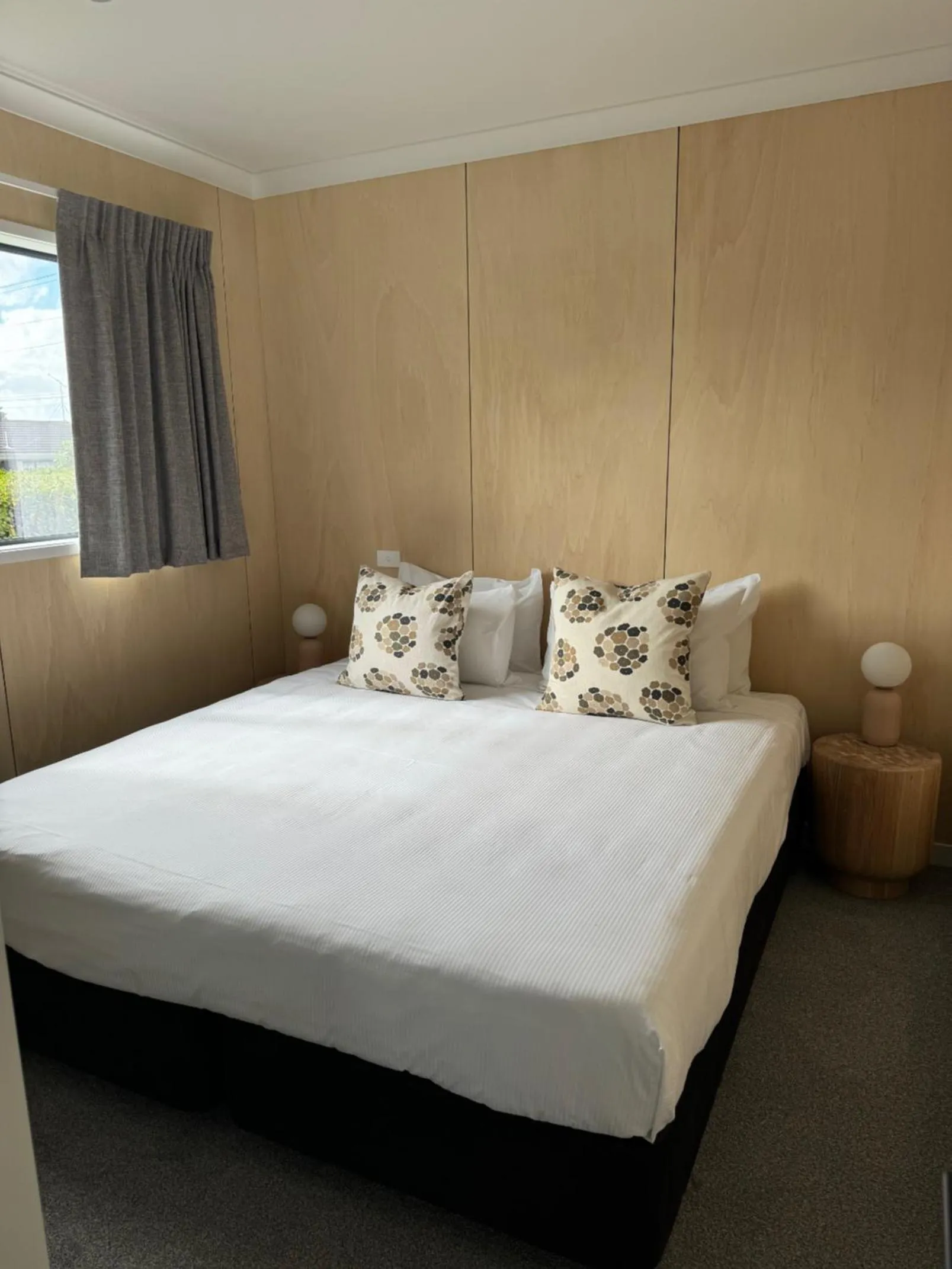 Bedroom, Bed in Cambridge Top 10 Holiday Park