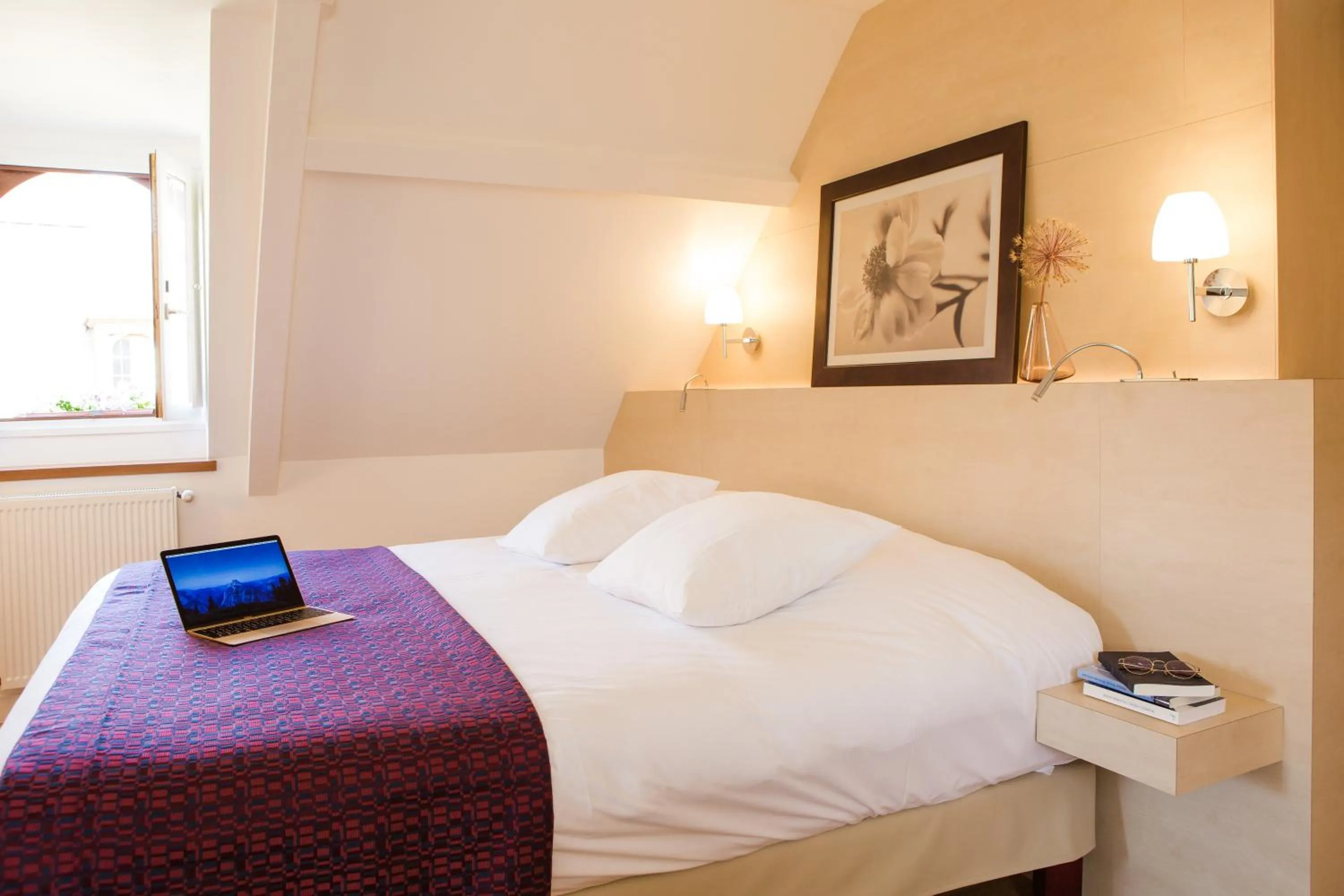 Bed in Hotel Le Clos De La Vouge