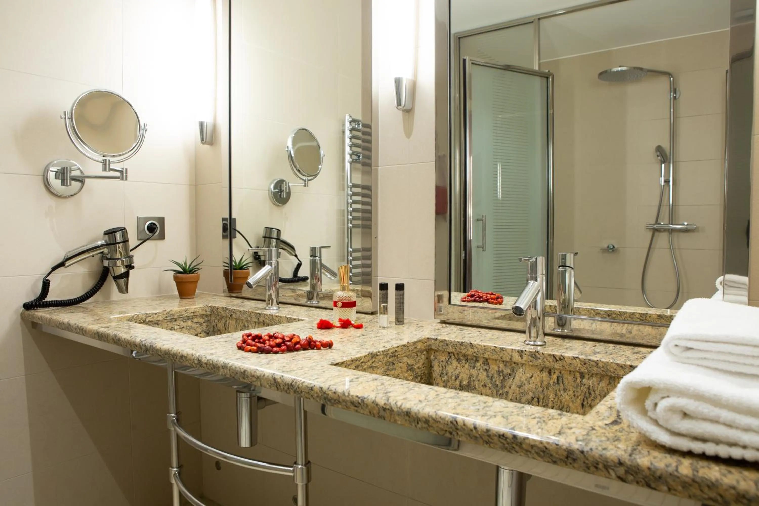Bathroom in Hotel Le Clos De La Vouge