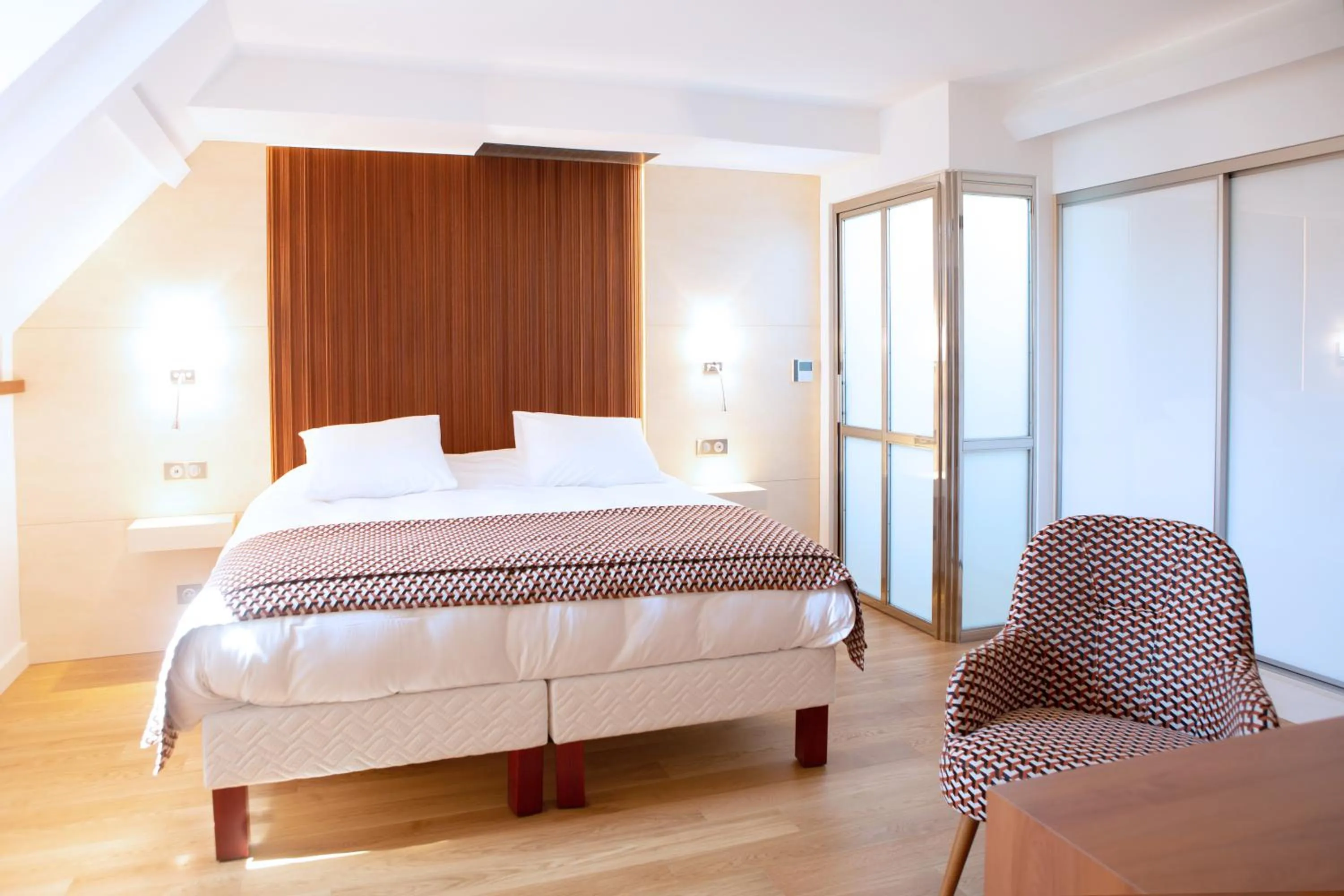 Bed in Hotel Le Clos De La Vouge