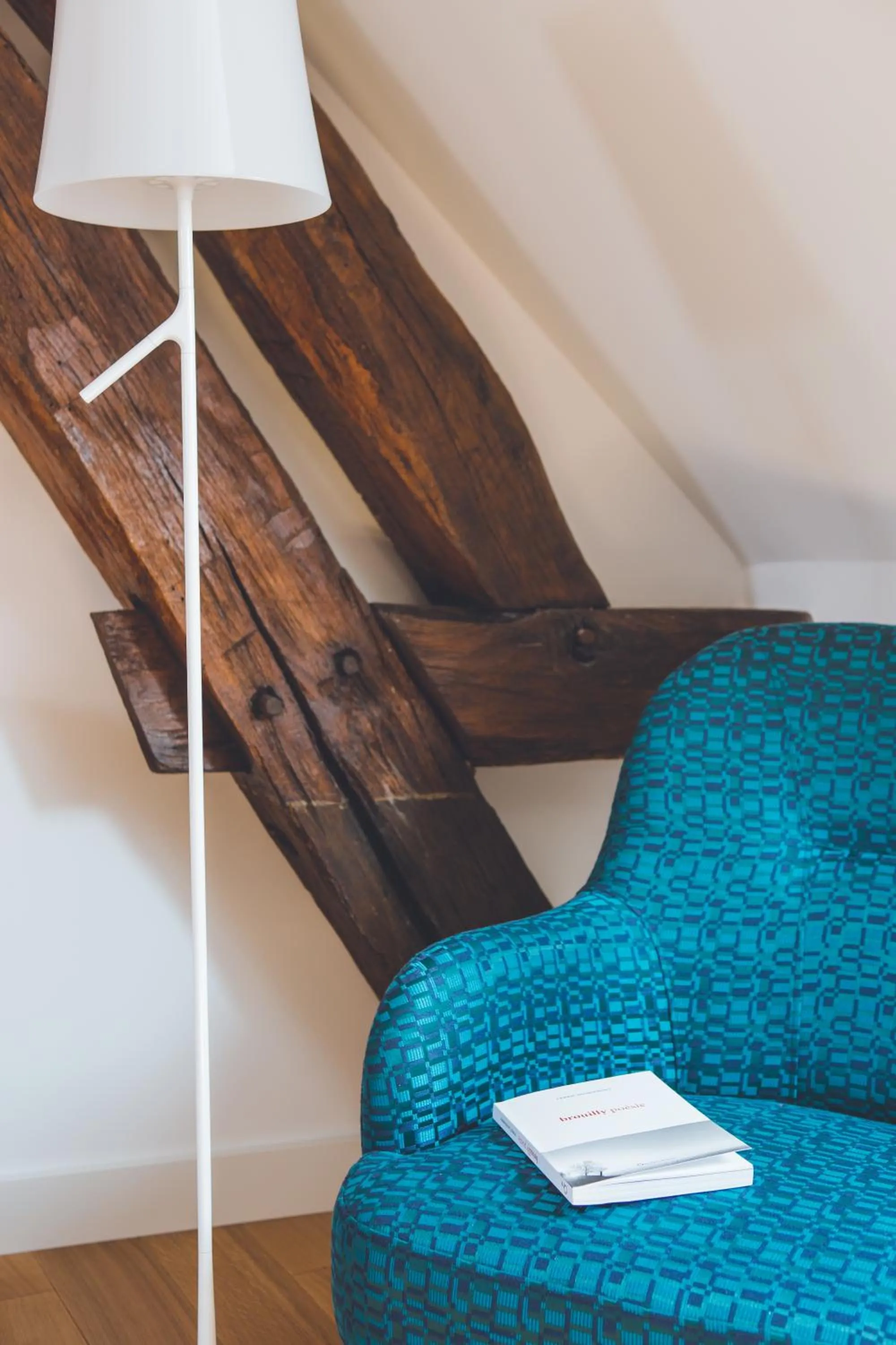 Seating area in Hotel Le Clos De La Vouge