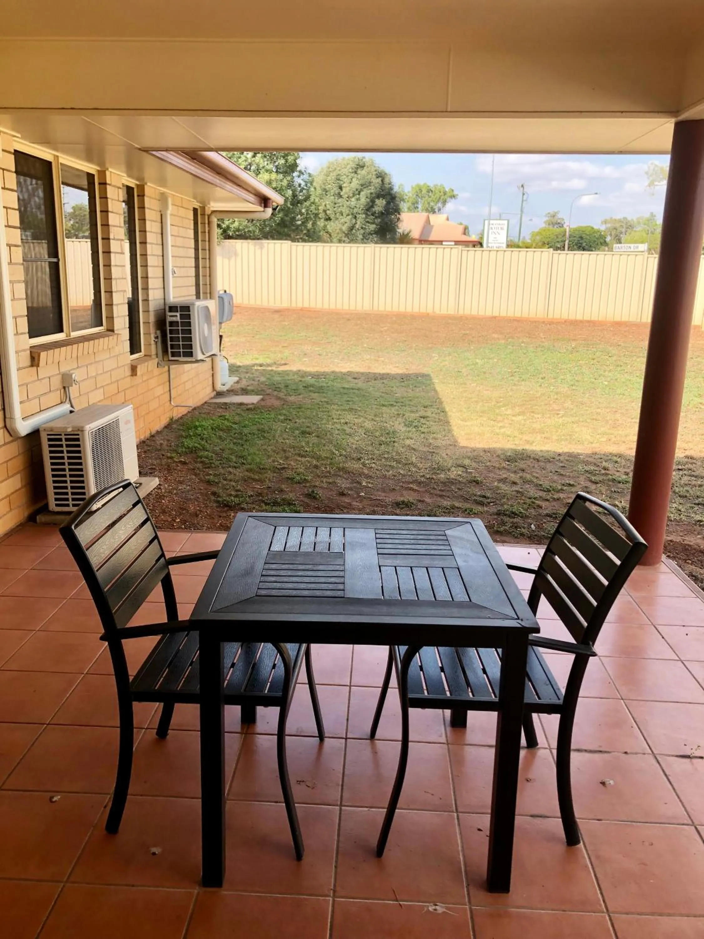 Patio in Western Heritage Motor Inn