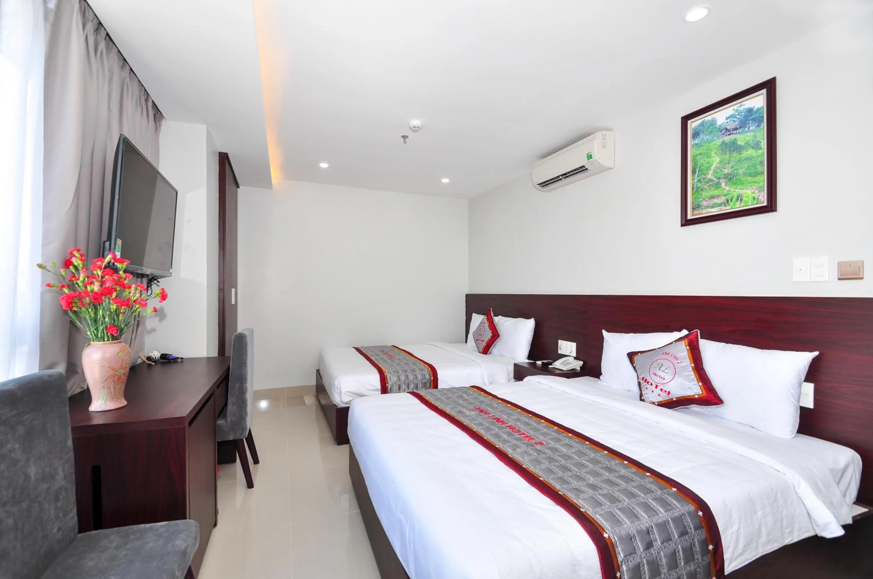 Living room, Bed in Anh Linh 2 Hotel