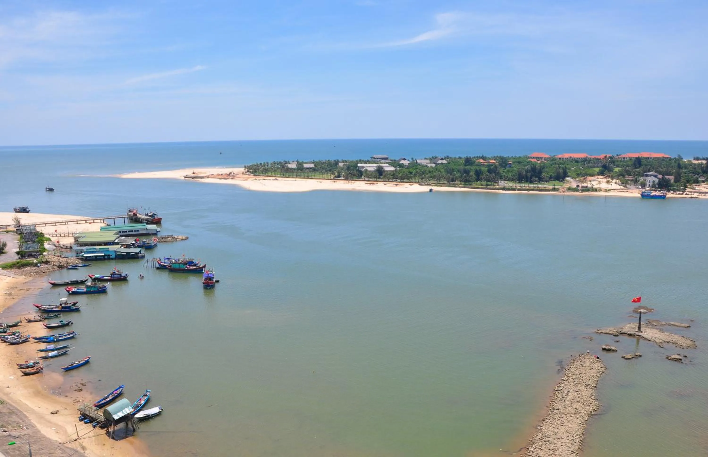 Natural landscape in Anh Linh 2 Hotel