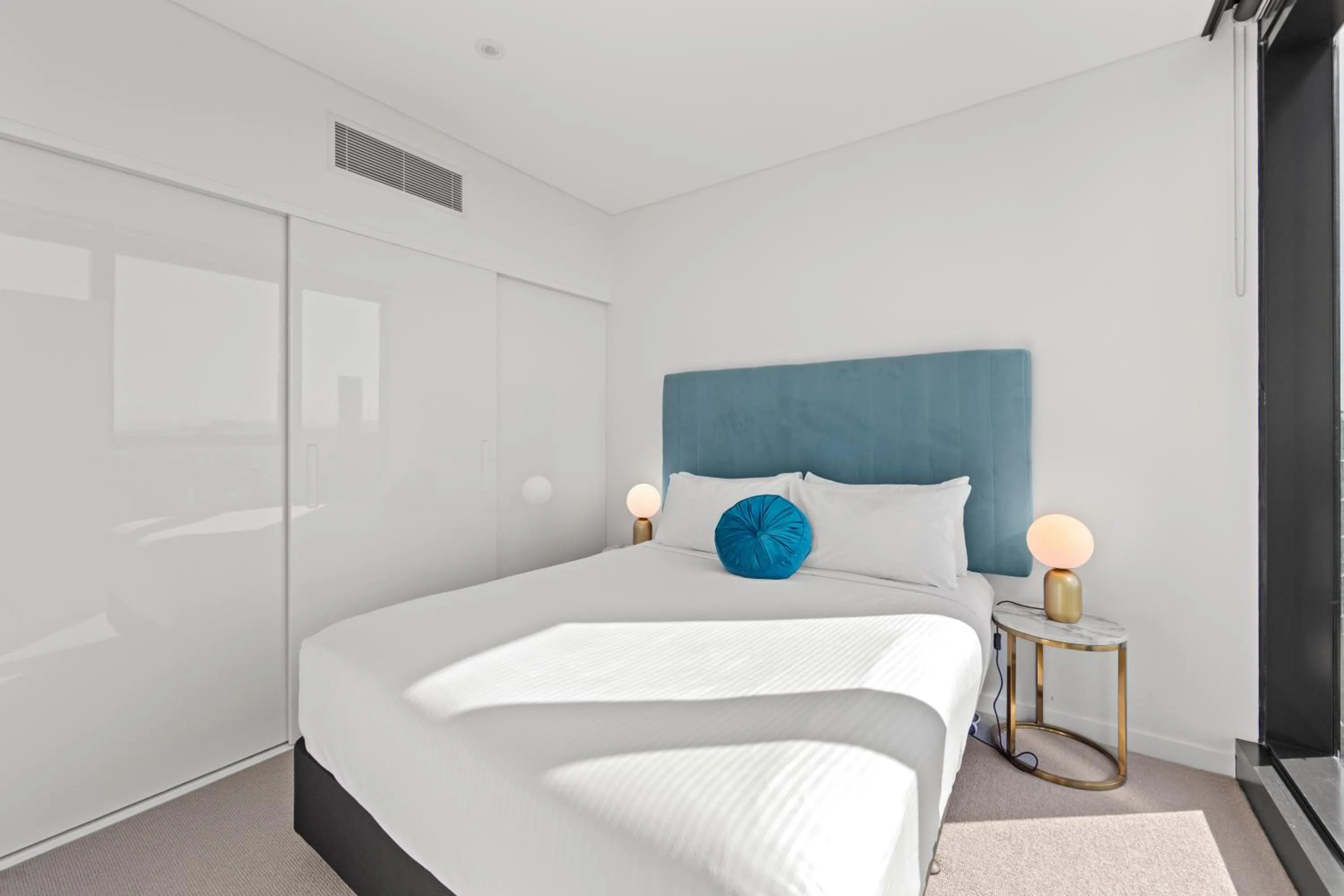 Bed in Brisbane Skytower by CLLIX