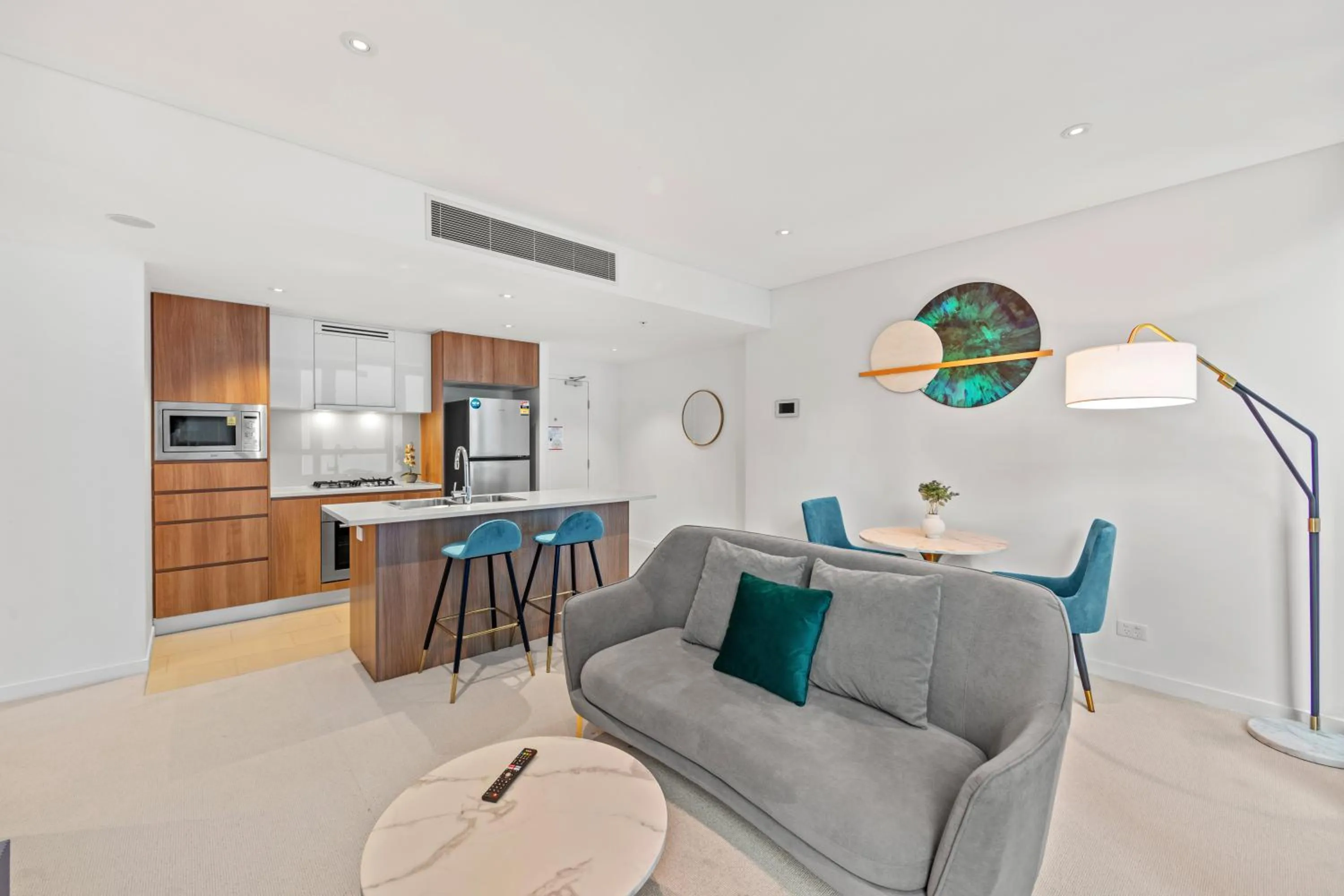 Living room in Brisbane Skytower by CLLIX