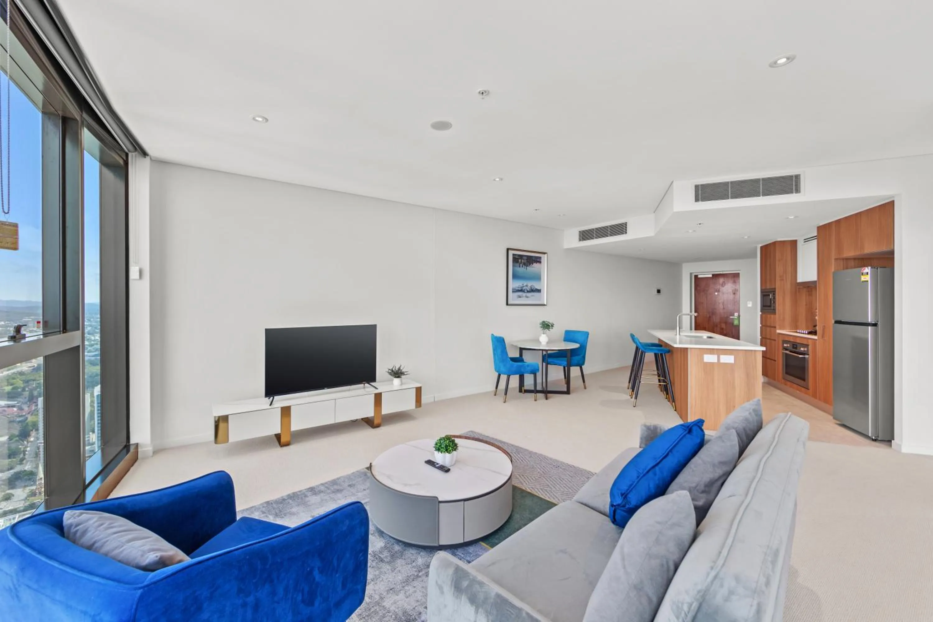 Living room in Brisbane Skytower by CLLIX