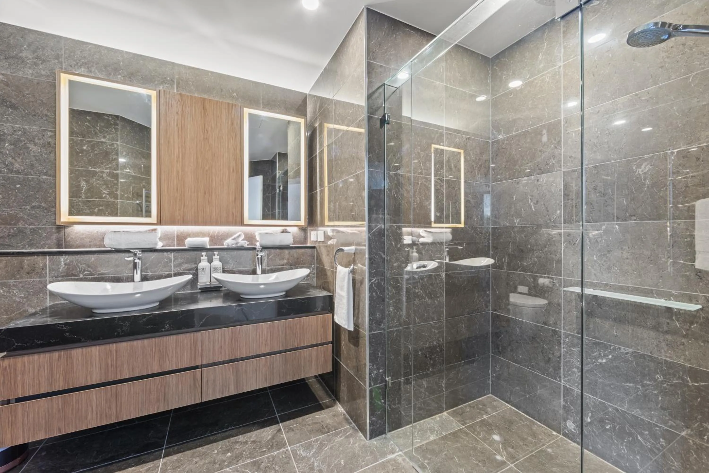 Shower in Brisbane Skytower by CLLIX