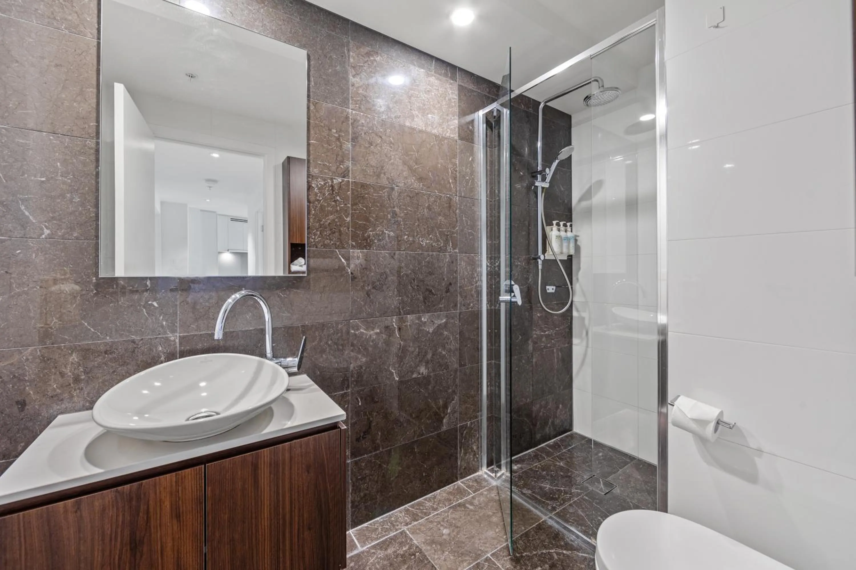 Bathroom in Brisbane Skytower by CLLIX