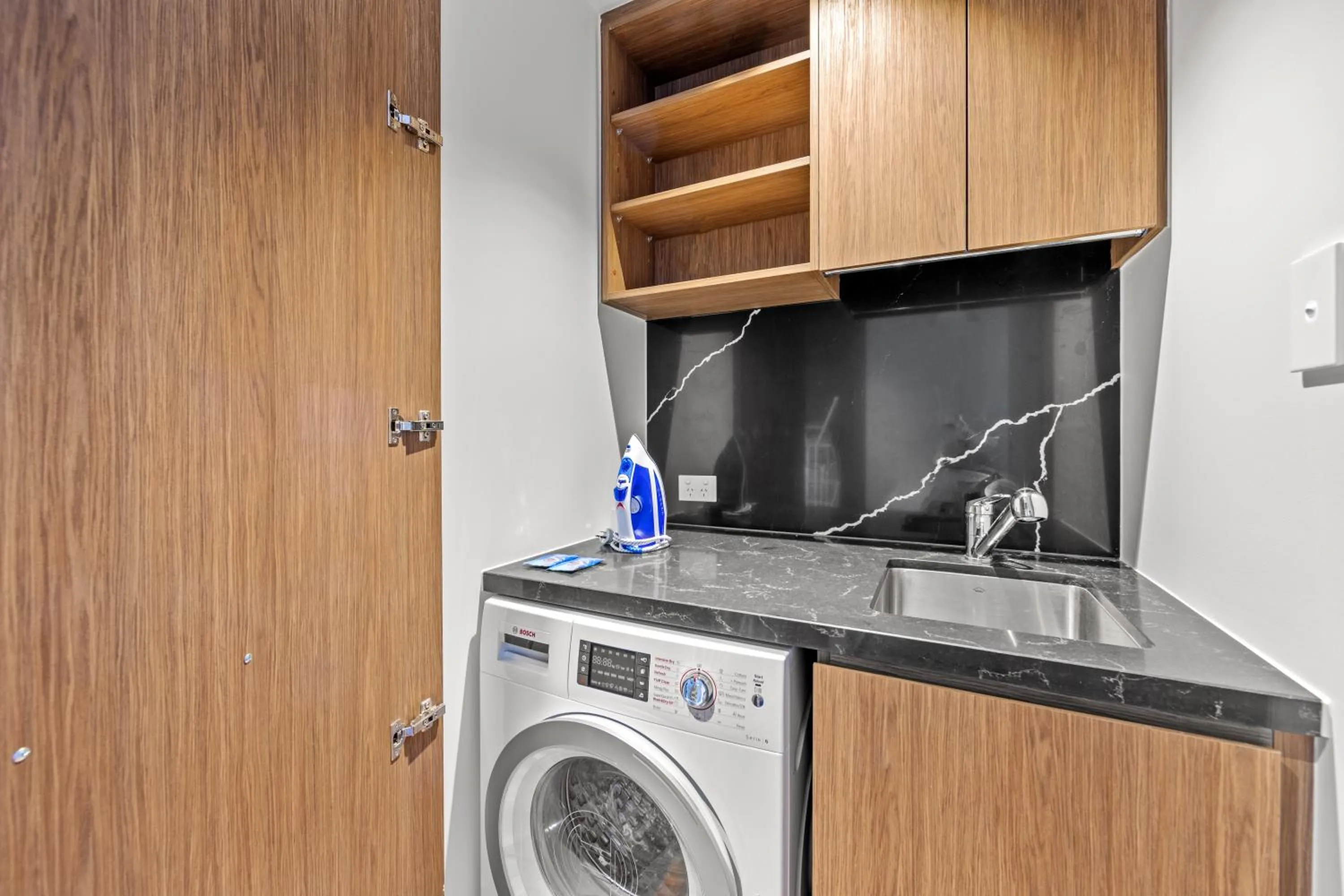 laundry in Brisbane Skytower by CLLIX