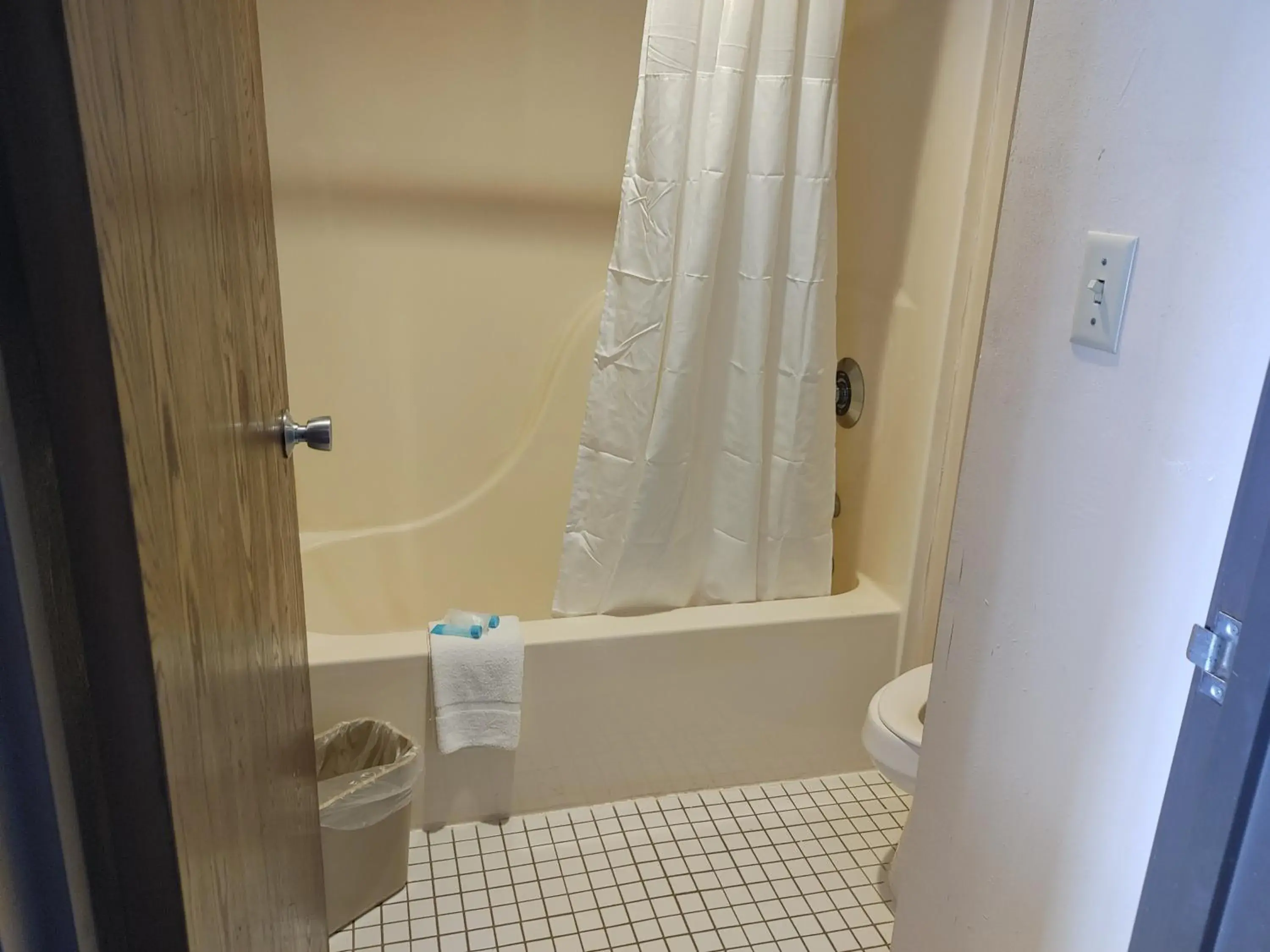 Bathroom in Hotel Pigeon Forge Bathroom in Hotel Pigeon Forge