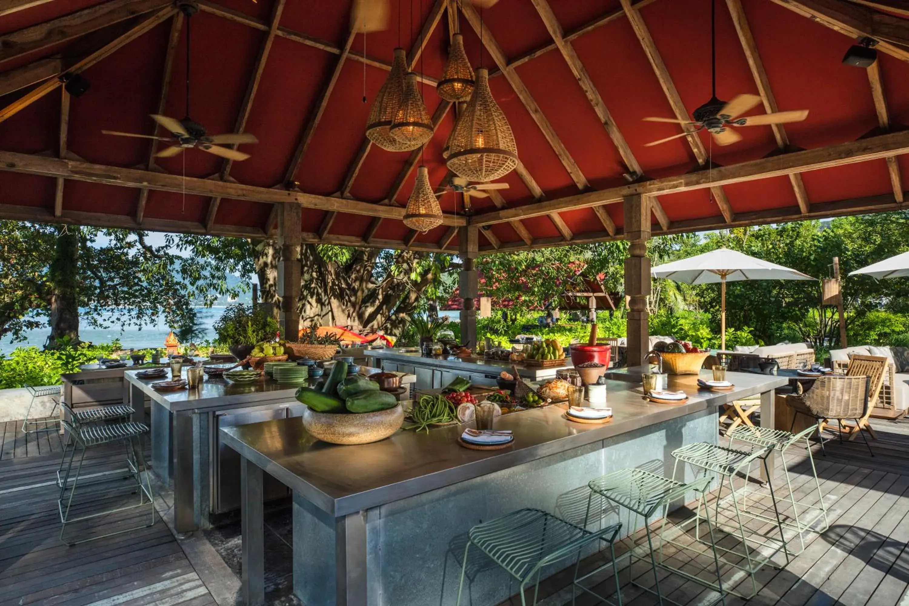 Restaurant/places to eat in Rosewood Phuket Restaurant/places to eat in Rosewood Phuket