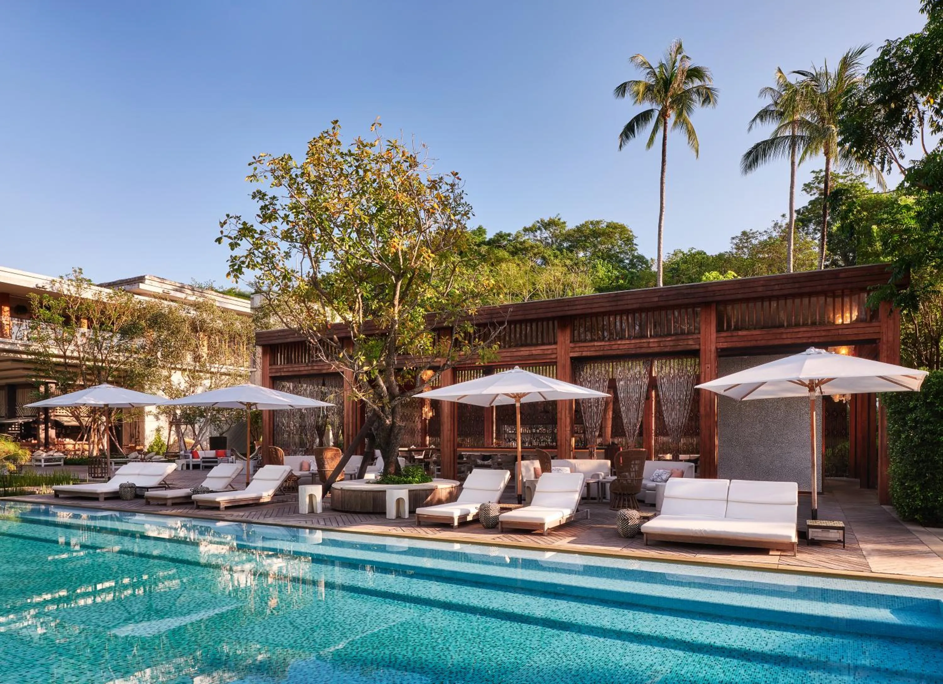 Lounge or bar in Rosewood Phuket