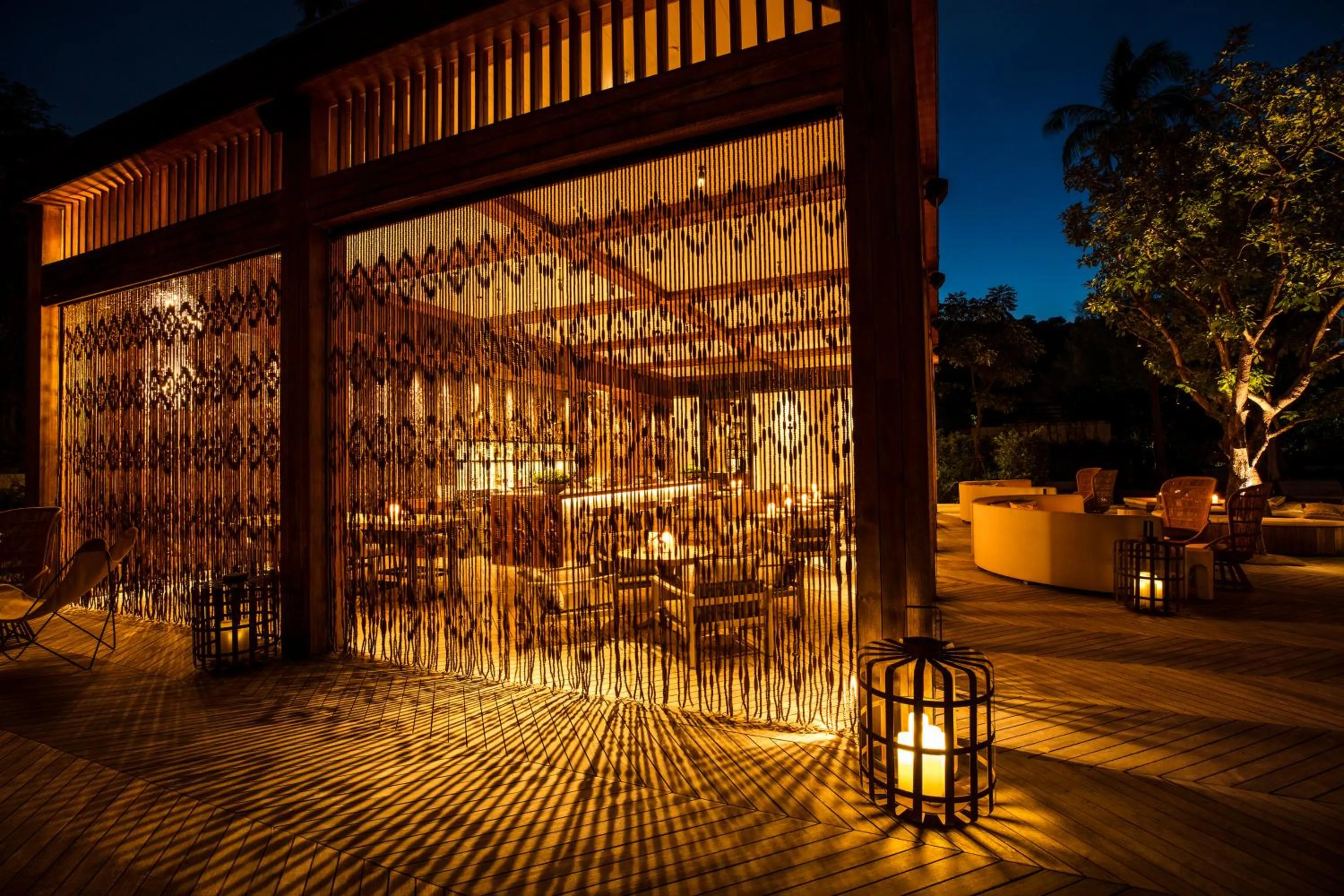 Lounge or bar in Rosewood Phuket