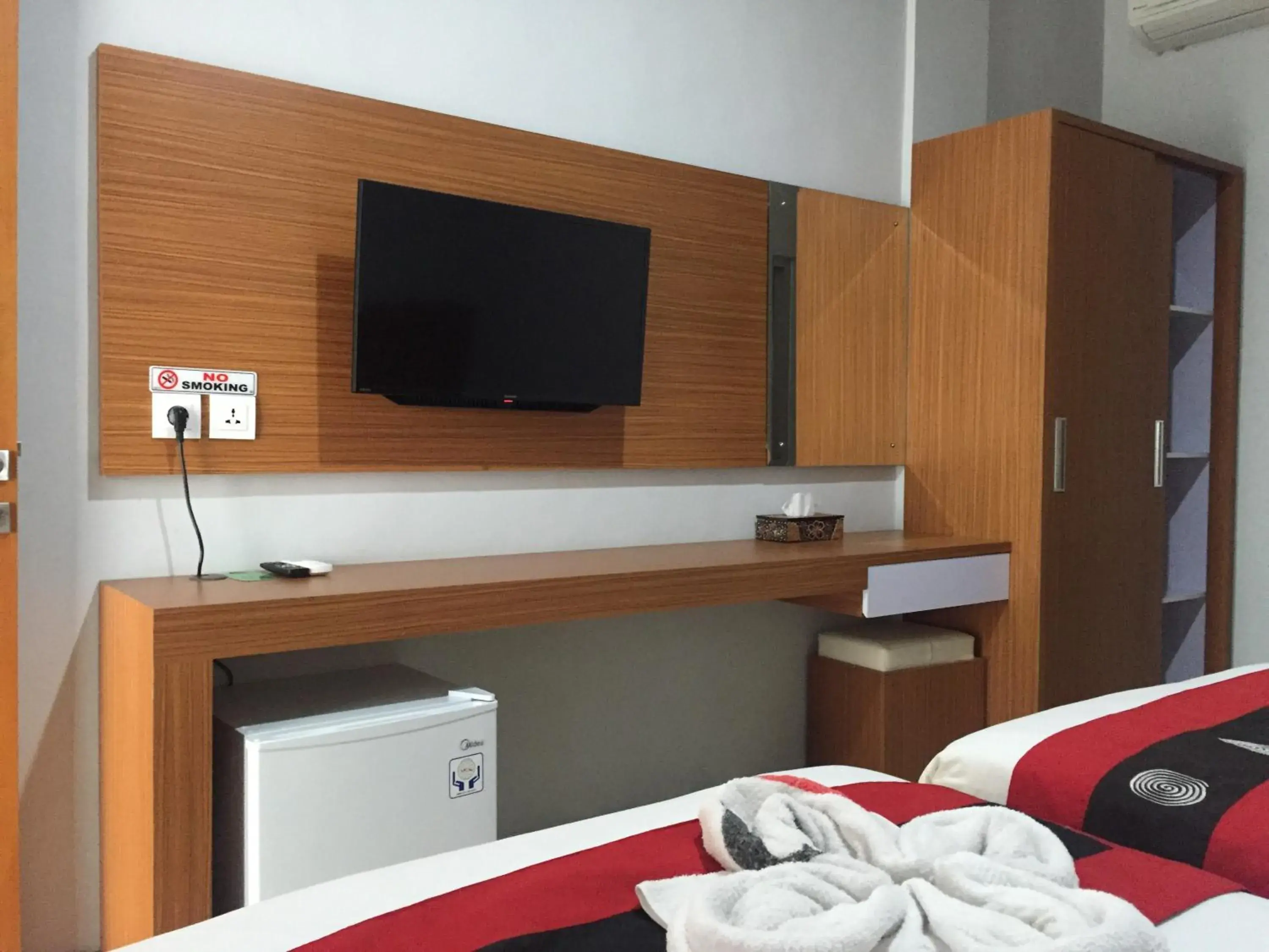 TV and multimedia, Bed in Tom Guest House TV and multimedia, Bed in Tom Guest House