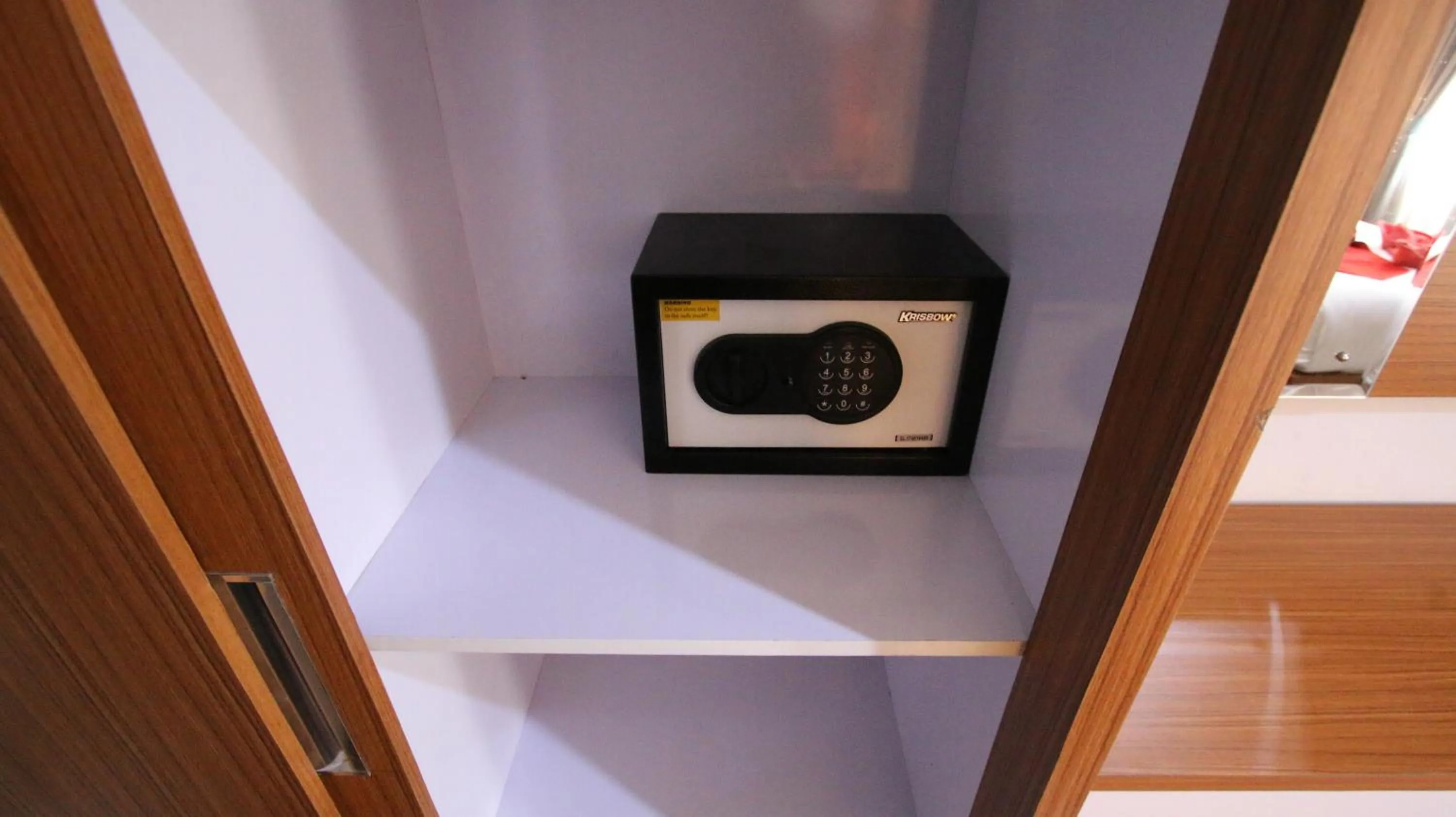 Communal lounge/ TV room in Tom Guest House