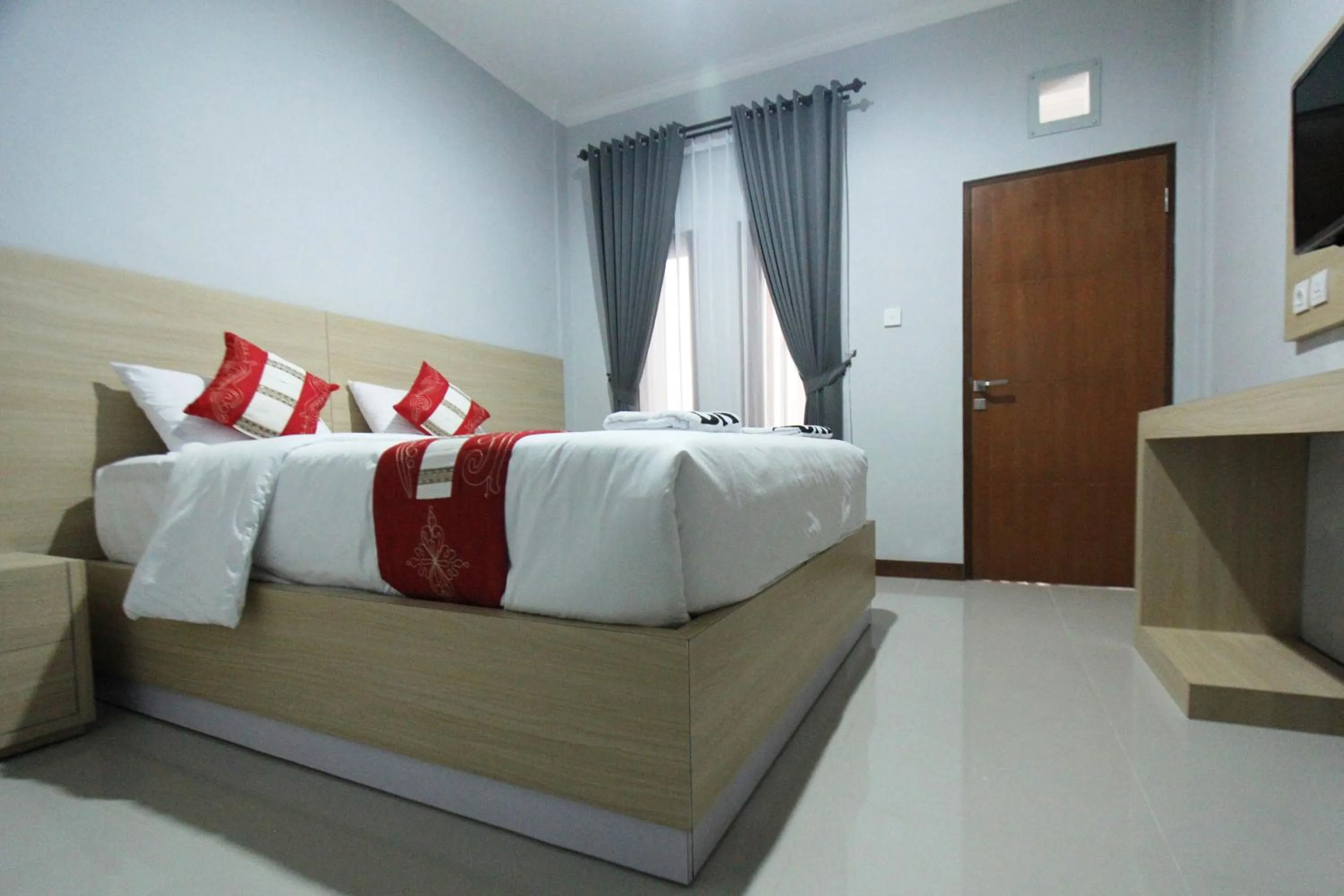 Photo of the whole room in Tom Guest House