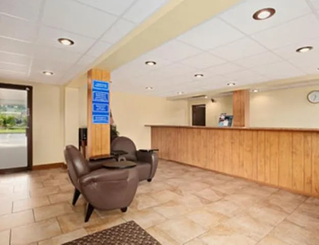 Lobby or reception in Hilltop Inn Pittsburgh