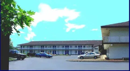 Facade/entrance in Hilltop Inn Pittsburgh Facade/entrance in Hilltop Inn Pittsburgh