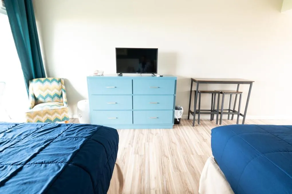 Bed in Ocean Villa Inn