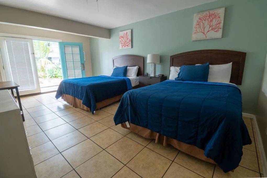 Bed in Ocean Villa Inn