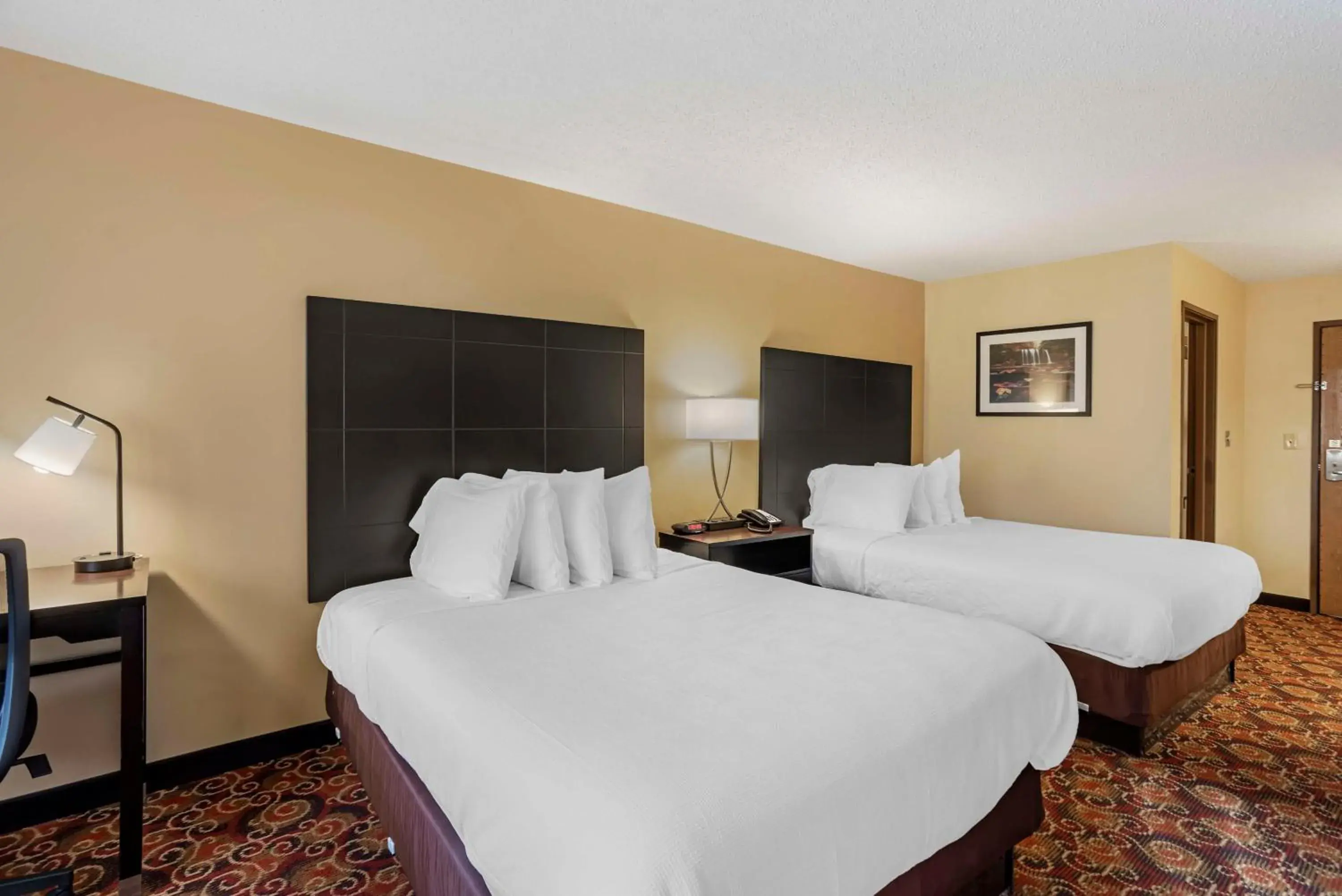 Bedroom, Bed in Best Western Monticello Bedroom, Bed in Best Western Monticello