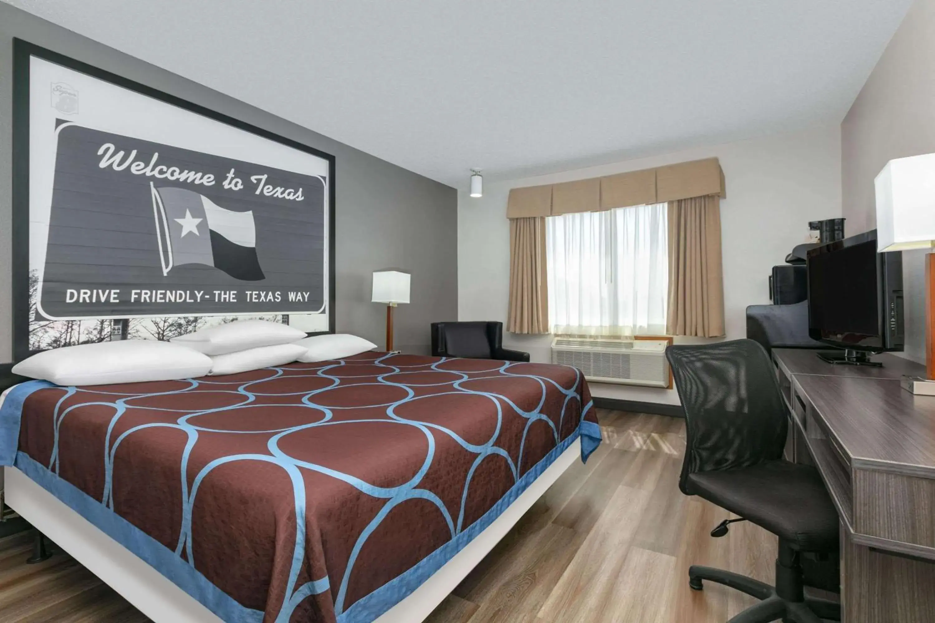 Photo of the whole room, Bed in Super 8 by Wyndham Grapevine/DFW Airport Northwest Photo of the whole room, Bed in Super 8 by Wyndham Grapevine/DFW Airport Northwest