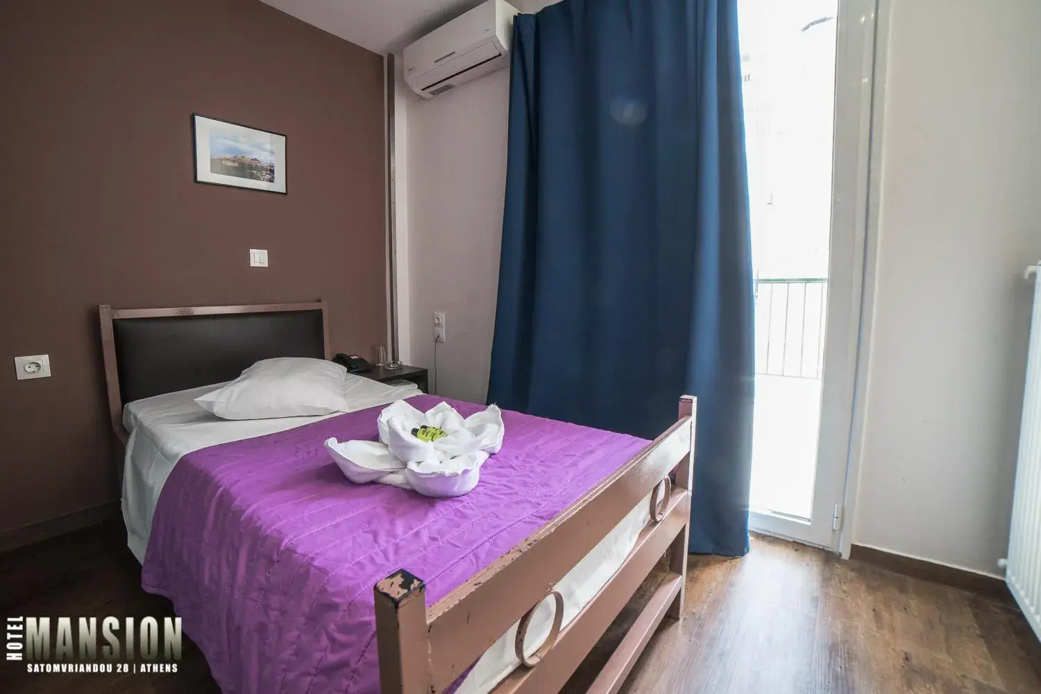 Bed in Mansion Hotel Bed in Mansion Hotel