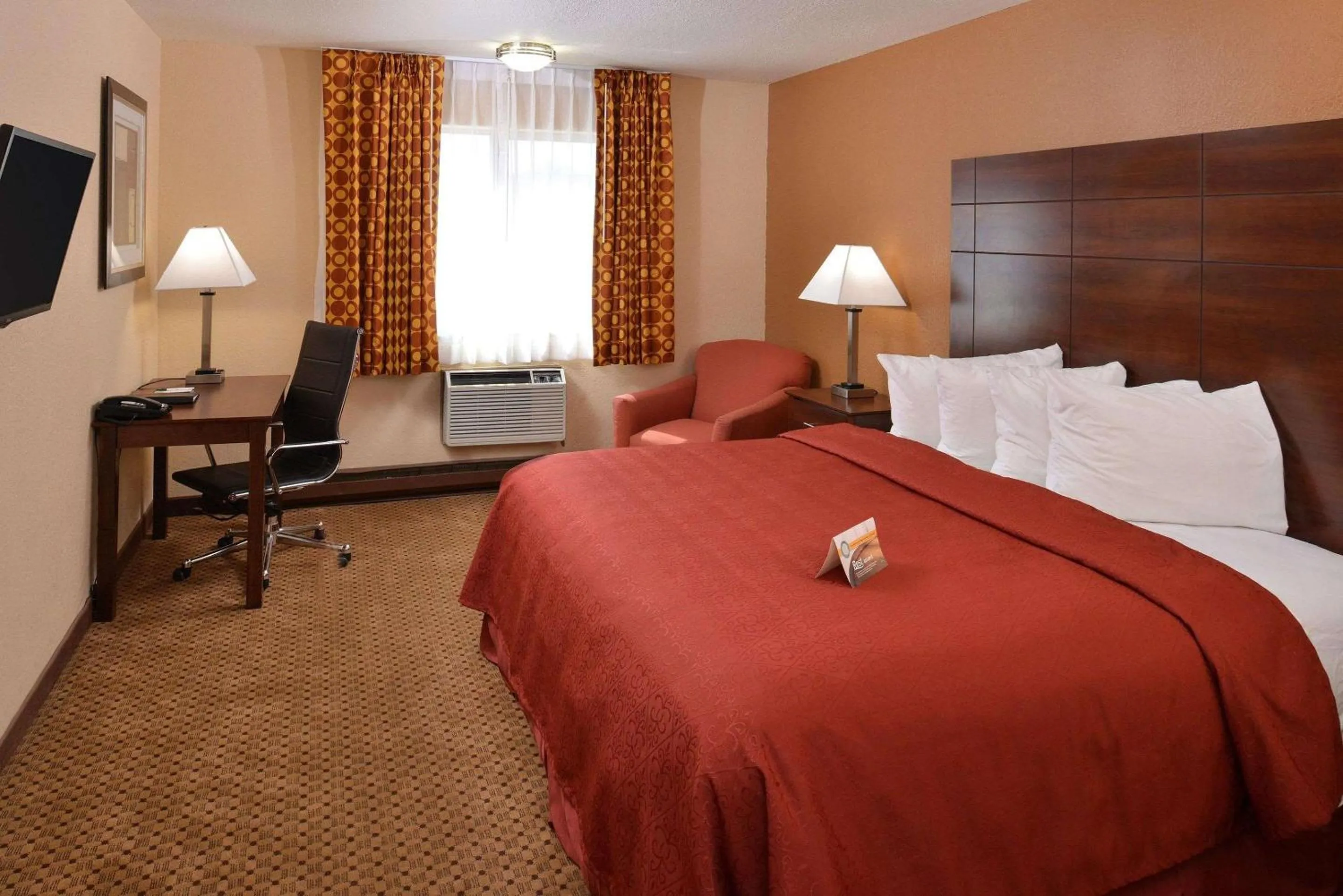 Photo of the whole room, Bed in Quality Inn Appleton West