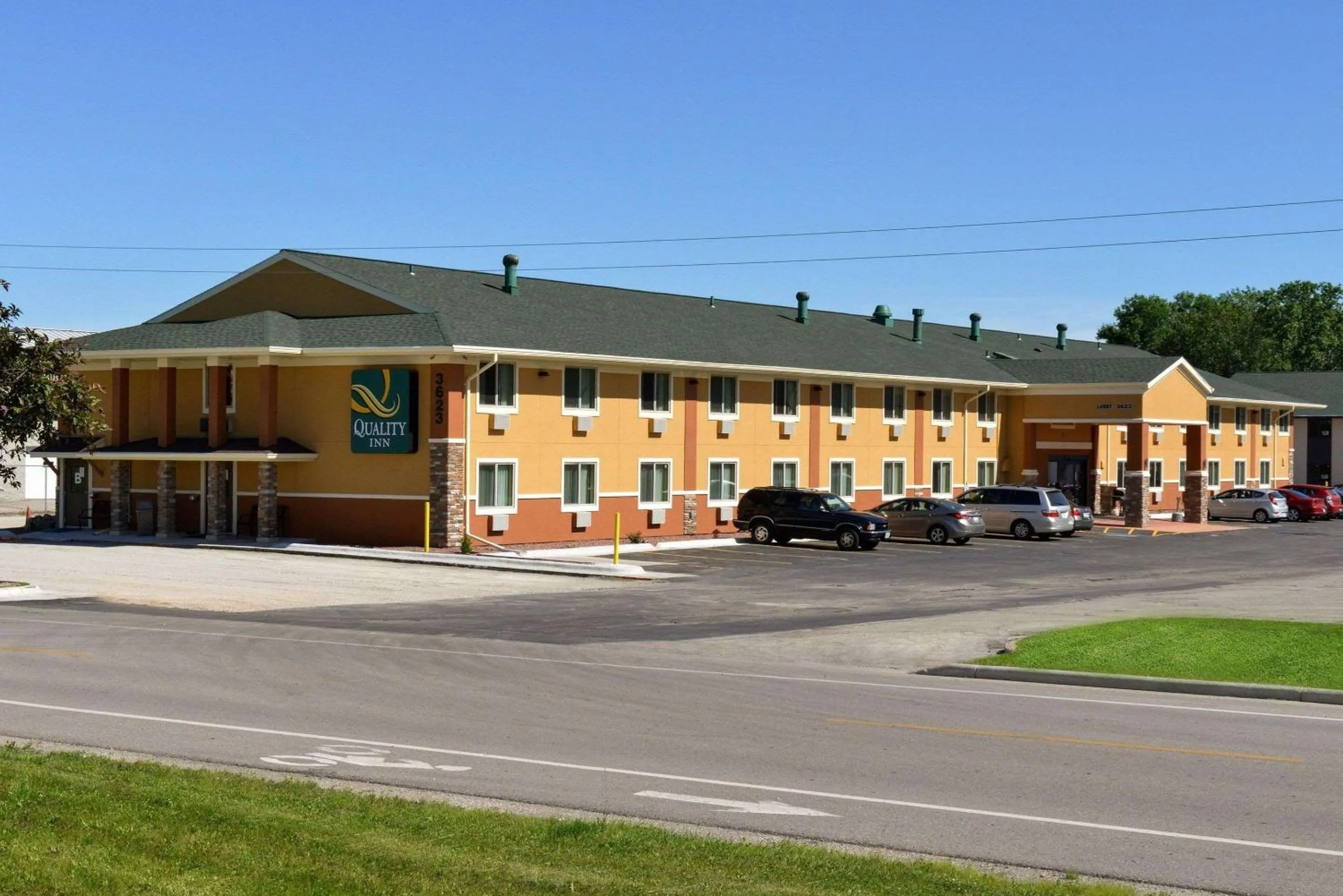Property Building in Quality Inn Appleton
