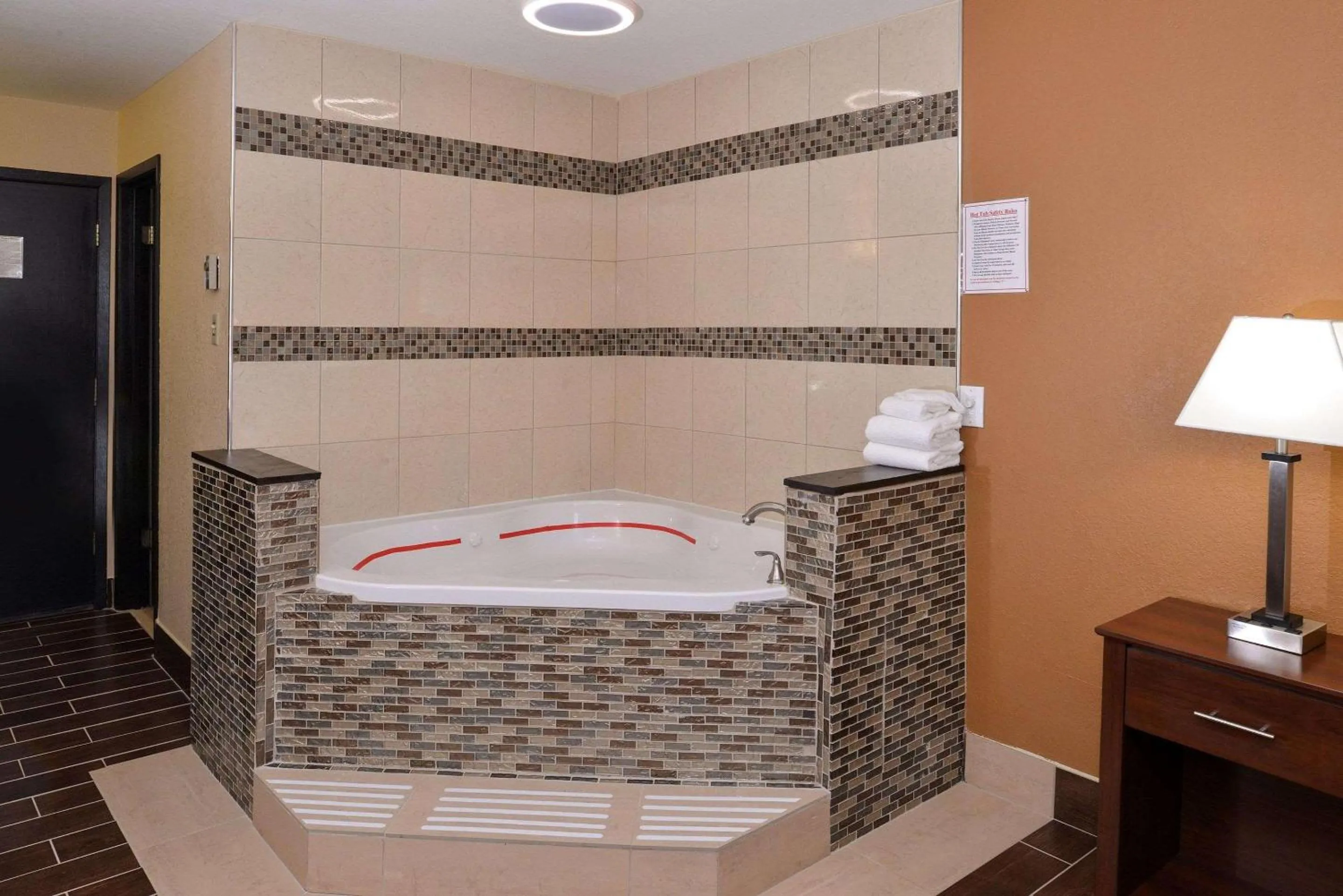 Photo of the whole room, Bathroom in Quality Inn Appleton